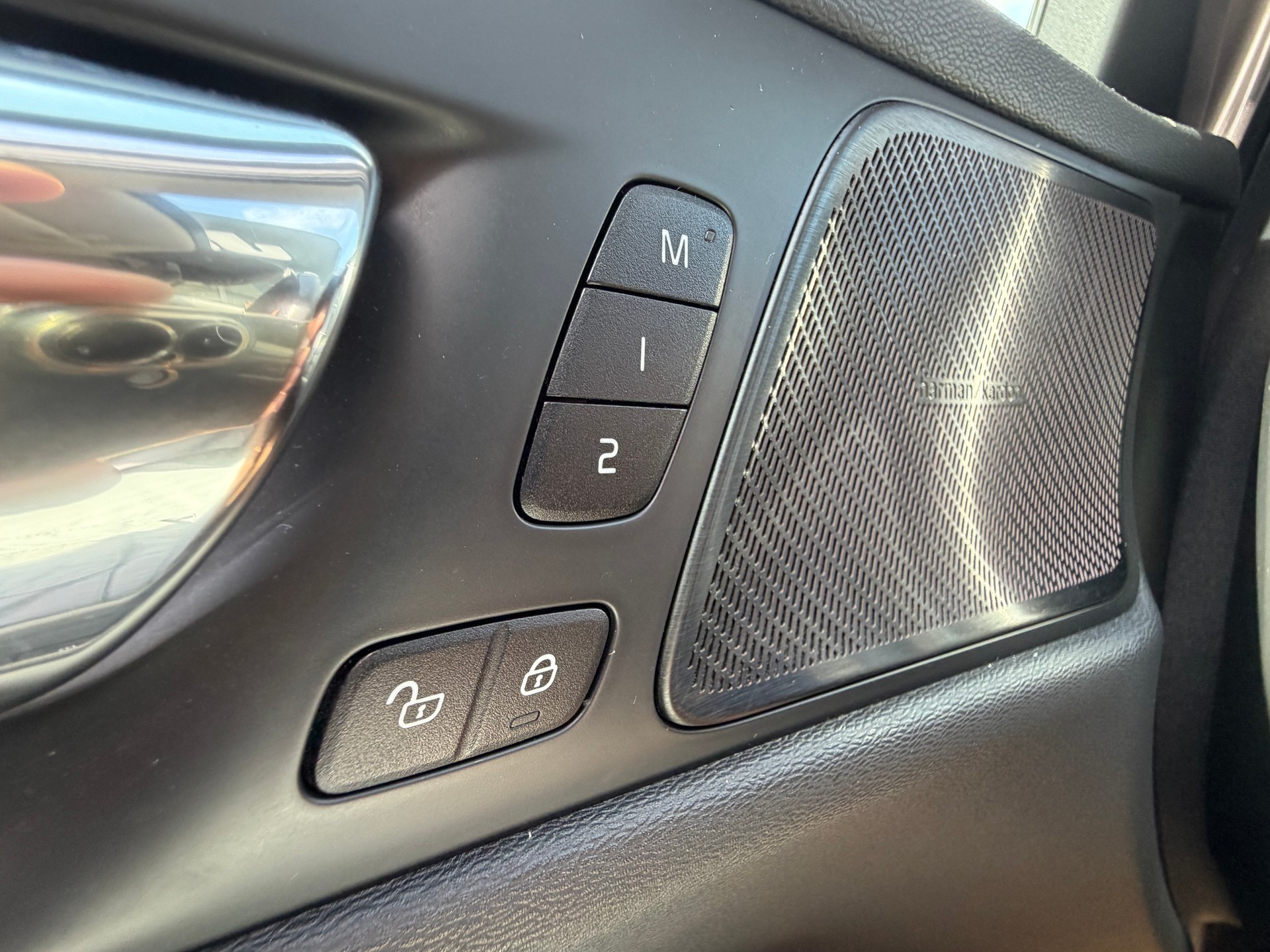 VOLVO V60 T6 AWD Inscription Geartronic-image-15