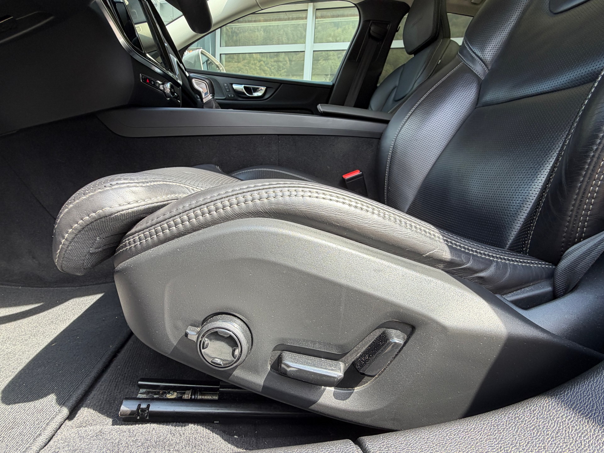 VOLVO V60 T6 AWD Inscription Geartronic-image-16