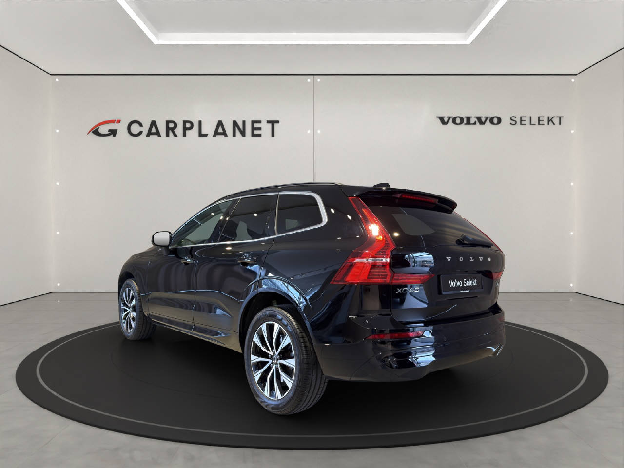 VOLVO XC60 2.0 B4 MH Momentum AWD-image-2