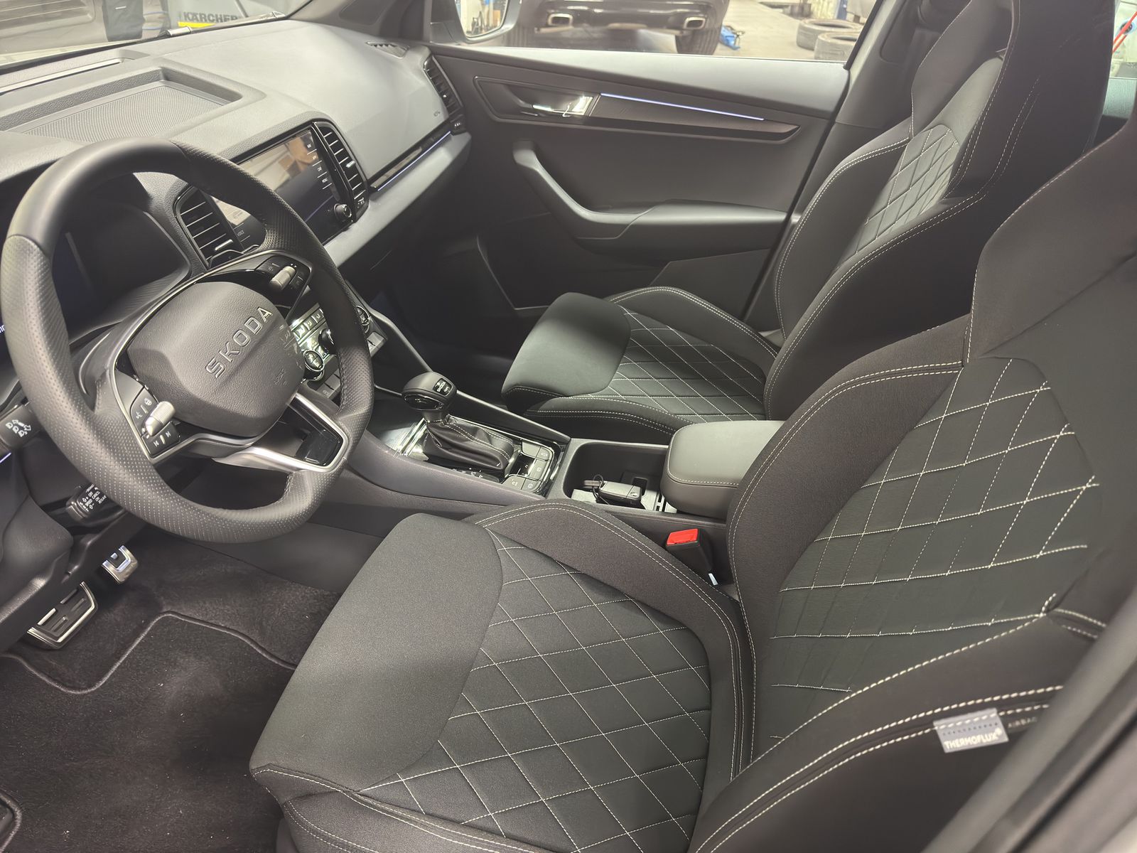 SKODA Karoq 2.0 TSI SportLine 4x4 DSG-image-6