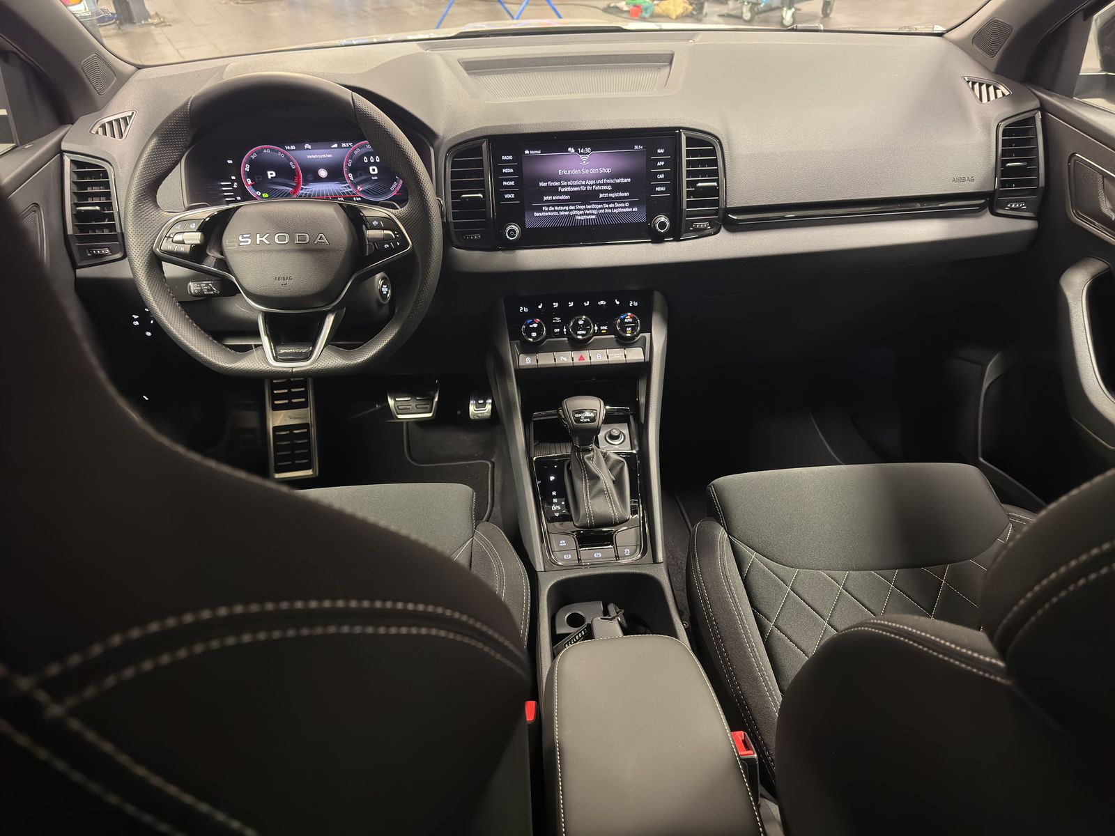 SKODA Karoq 2.0 TSI SportLine 4x4 DSG-image-5