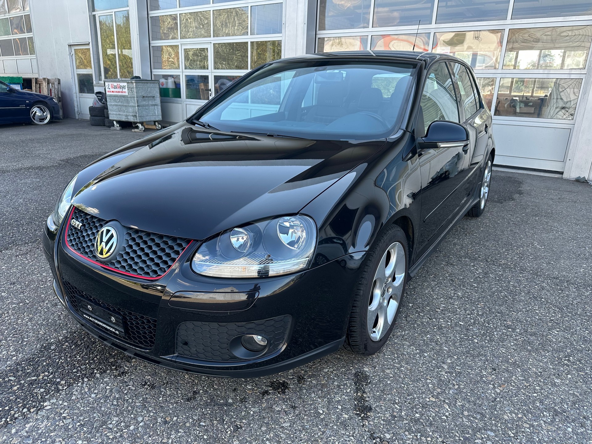 VW Golf 2.0 TFSI GTI-image-1