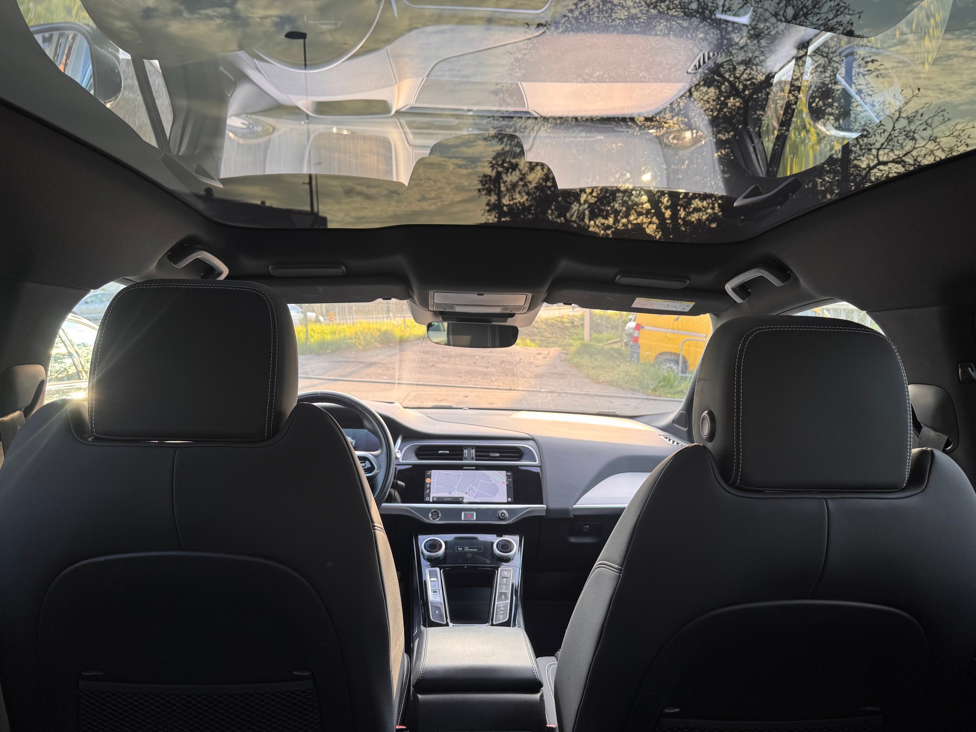 JAGUAR I-Pace EV400 S AWD-image-19