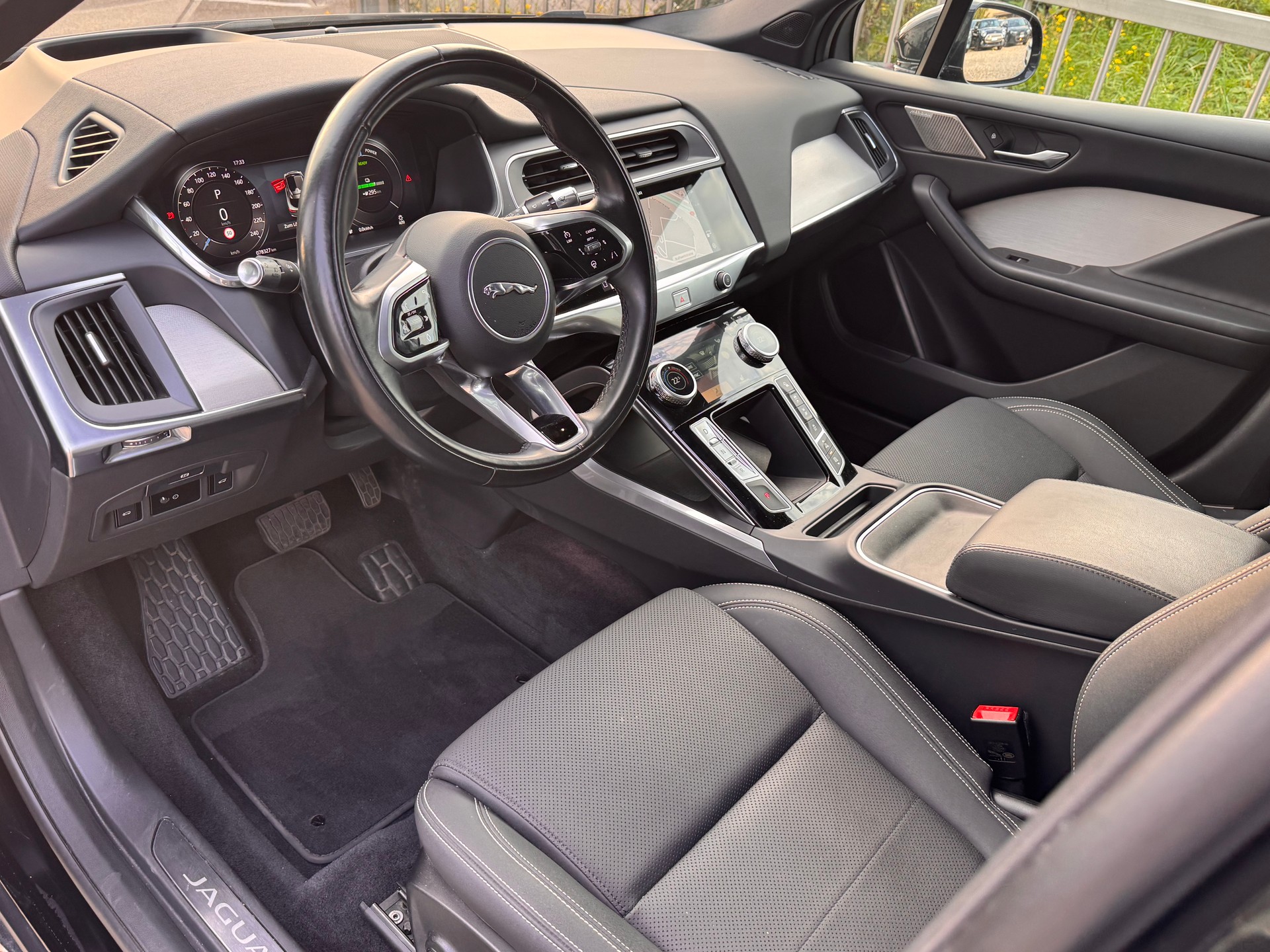 JAGUAR I-Pace EV400 S AWD-image-13
