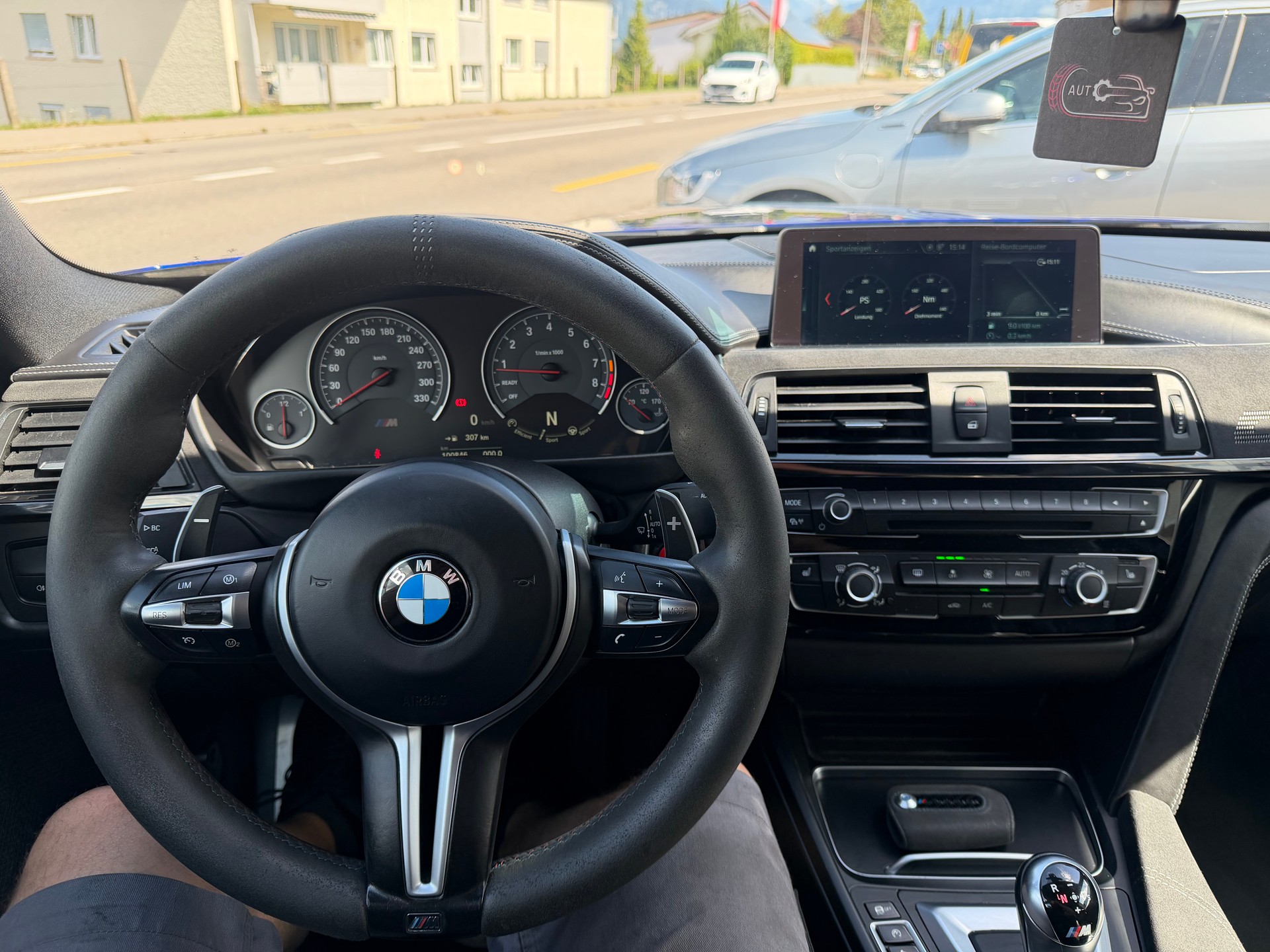 BMW M4 Coupé CS DKG-image-9