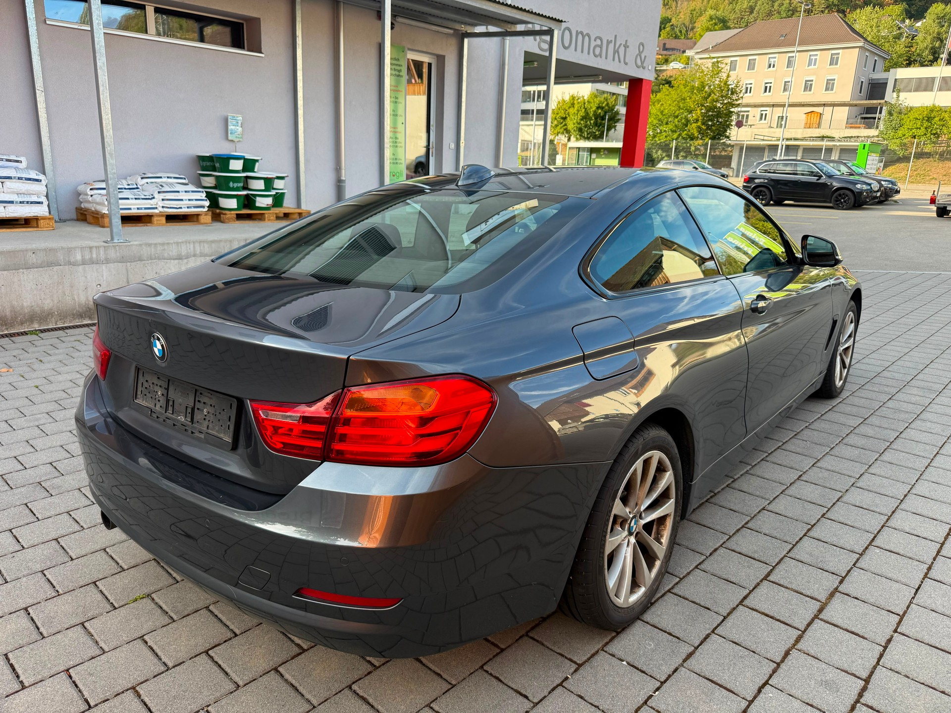 BMW 420i Coupé xDrive Sport Line-image-0