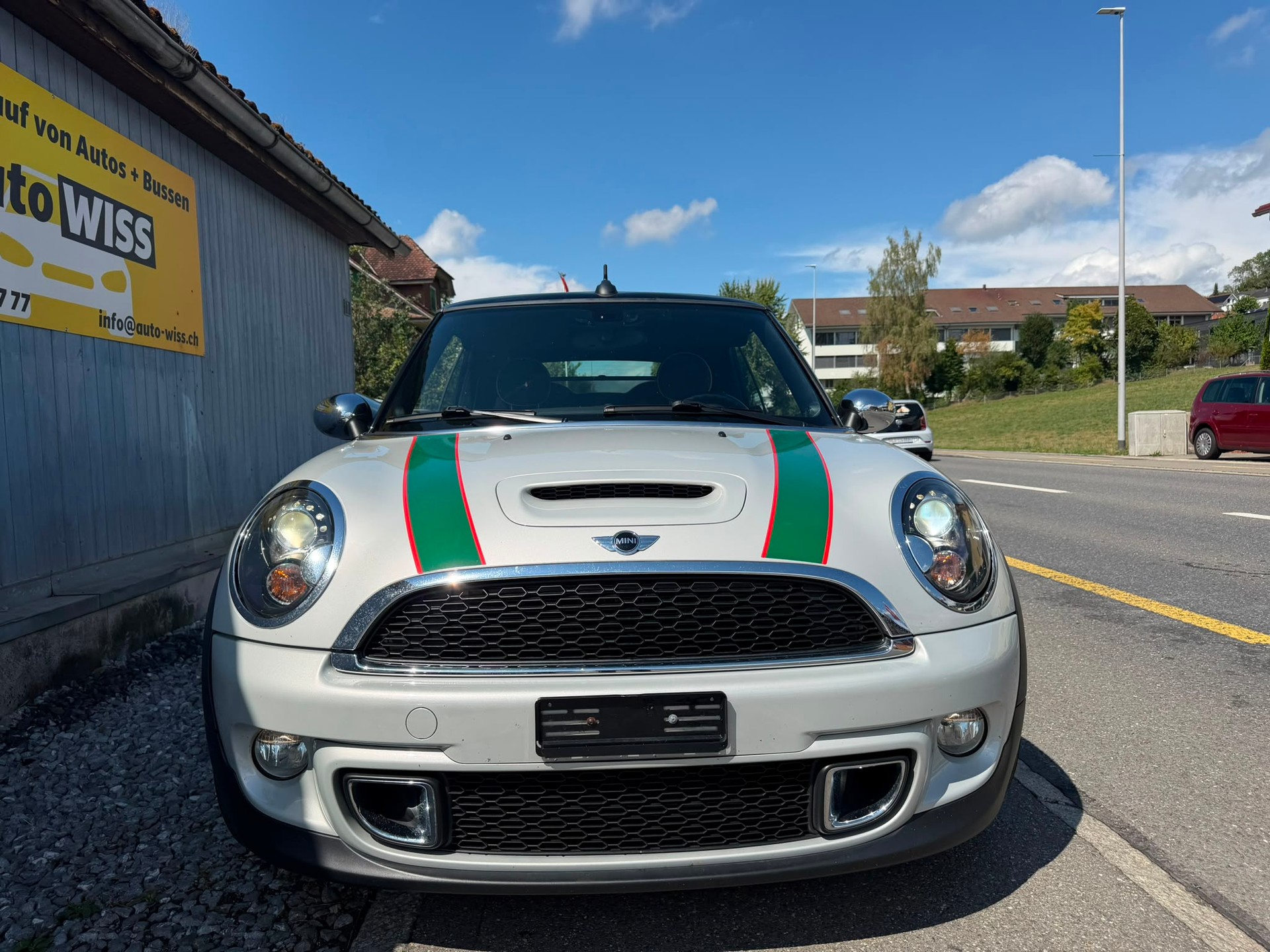 MINI Cooper S Cabriolet-image-1