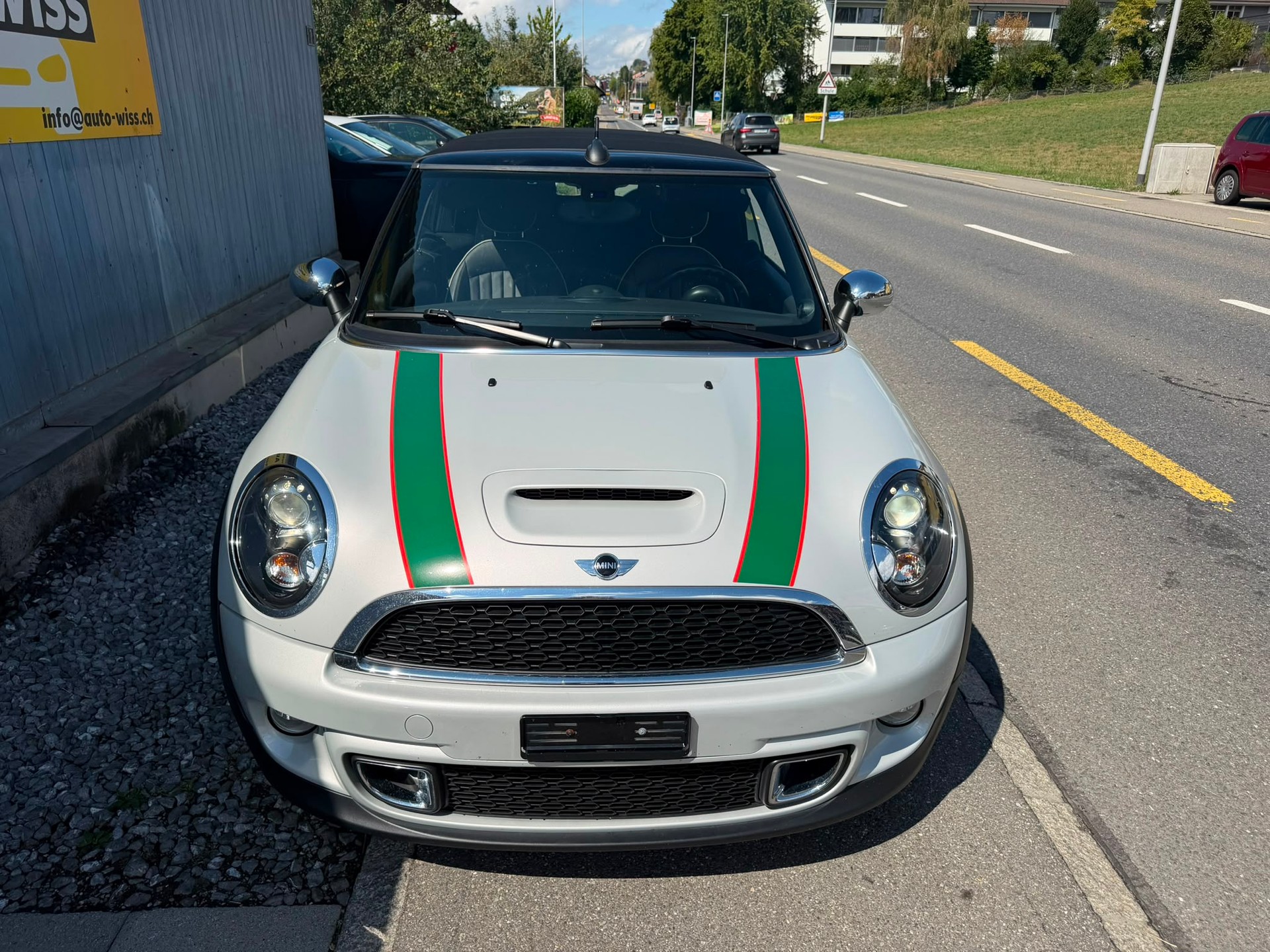 MINI Cooper S Cabriolet-image-0