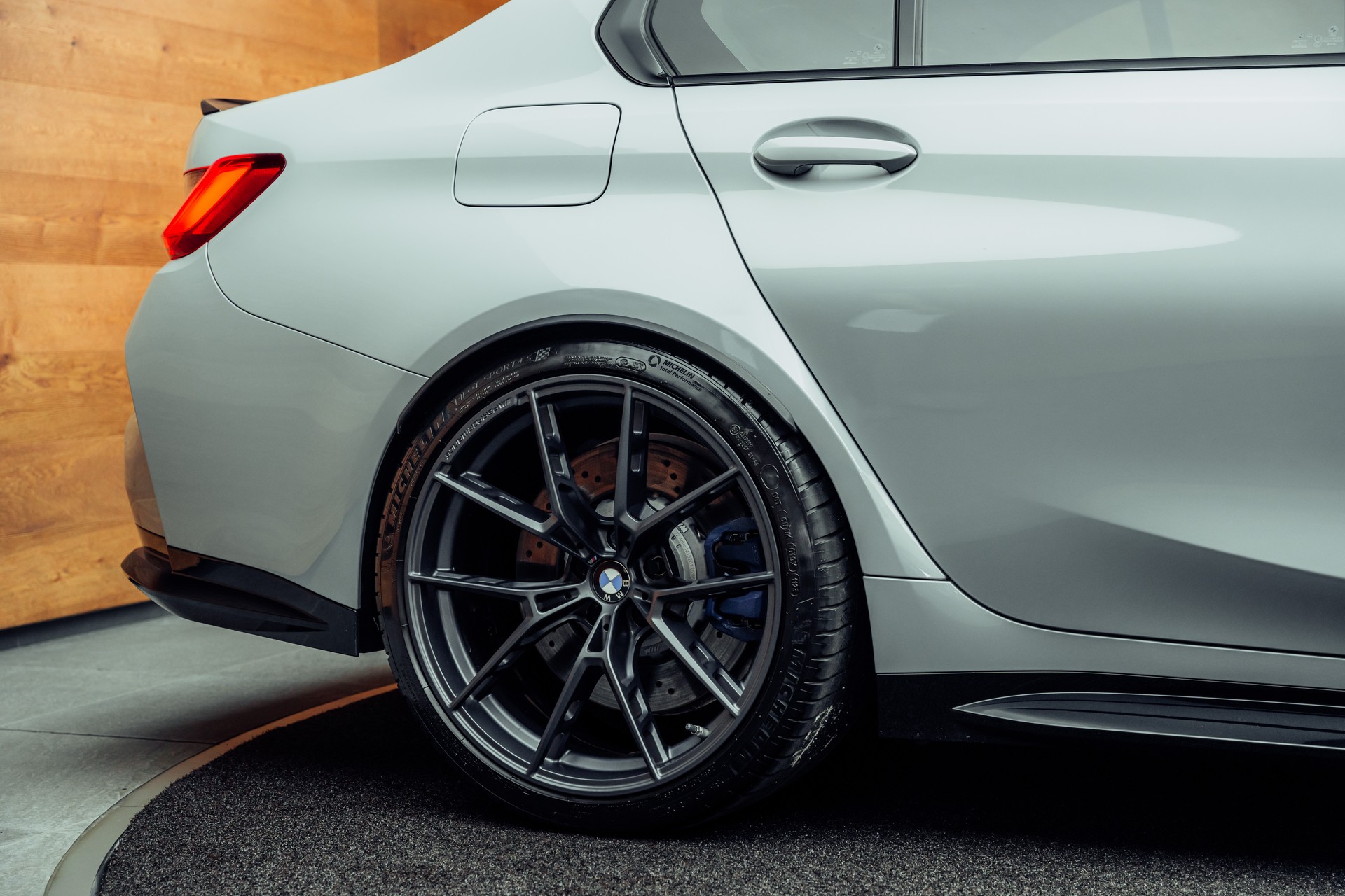BMW M3 Competition xDrive-image-19