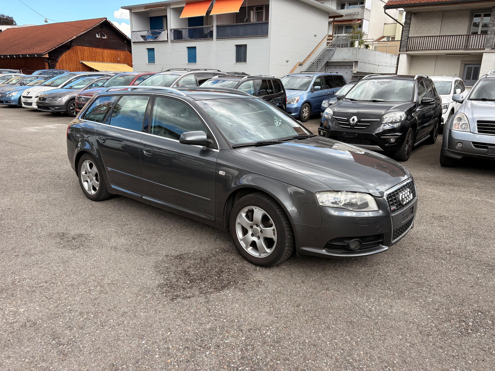 AUDI A4 Avant 2.0 Turbo FSI quattro-image-0