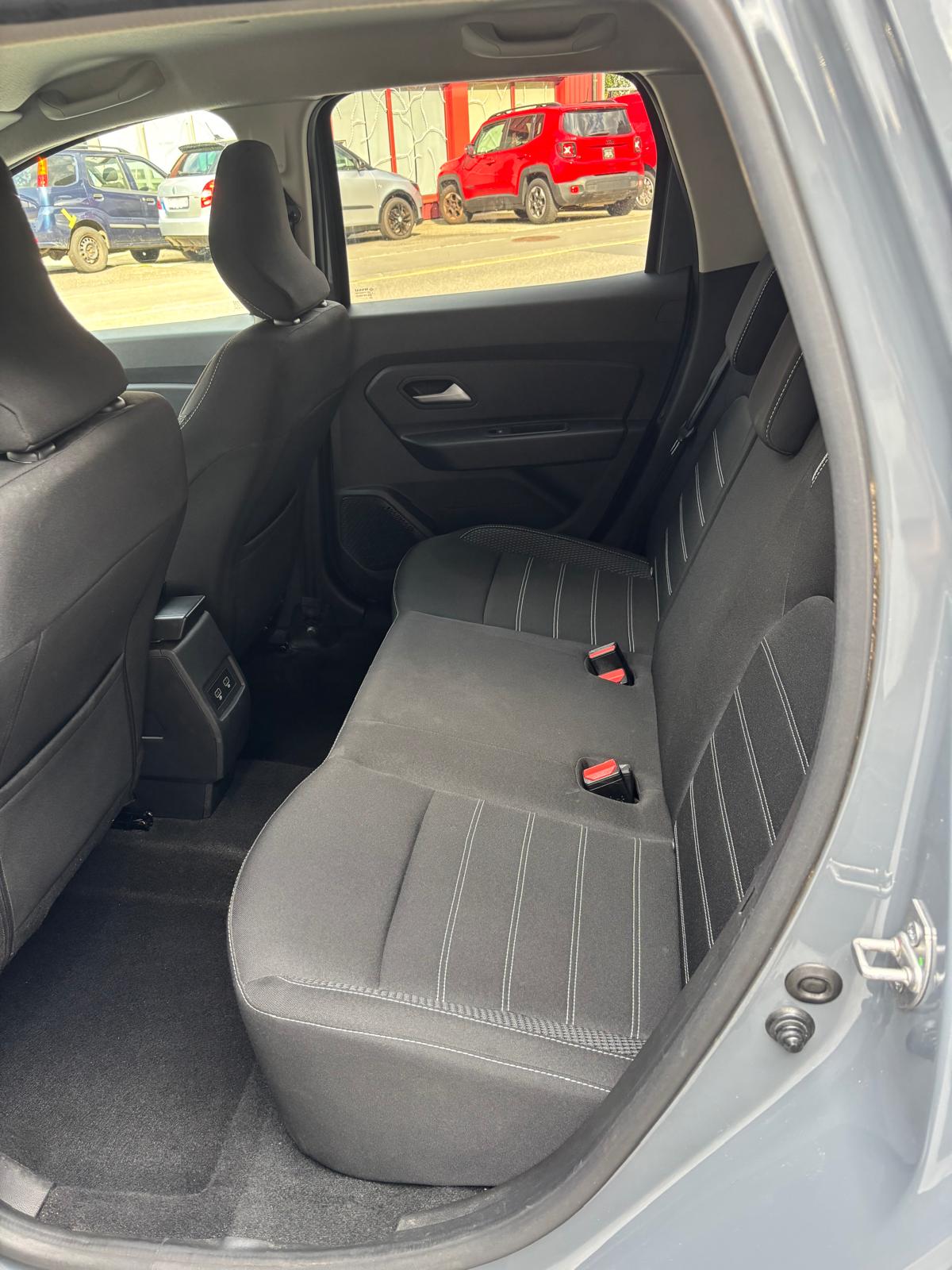 DACIA Duster TCe 150 Journey 4x4-image-6