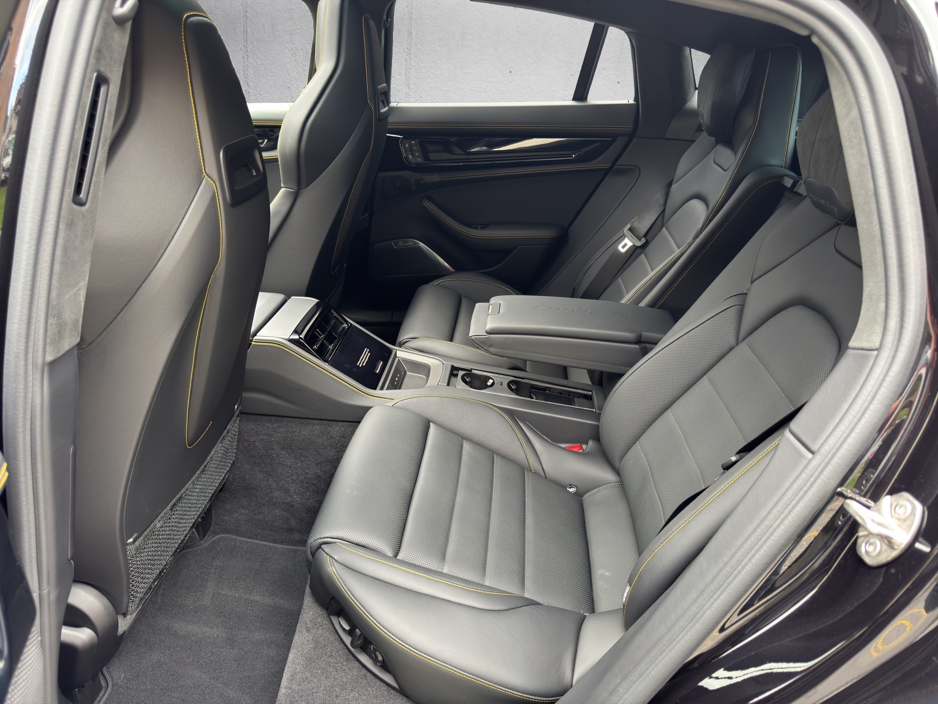 PORSCHE Panamera Turbo S E-Hybrid-image-10