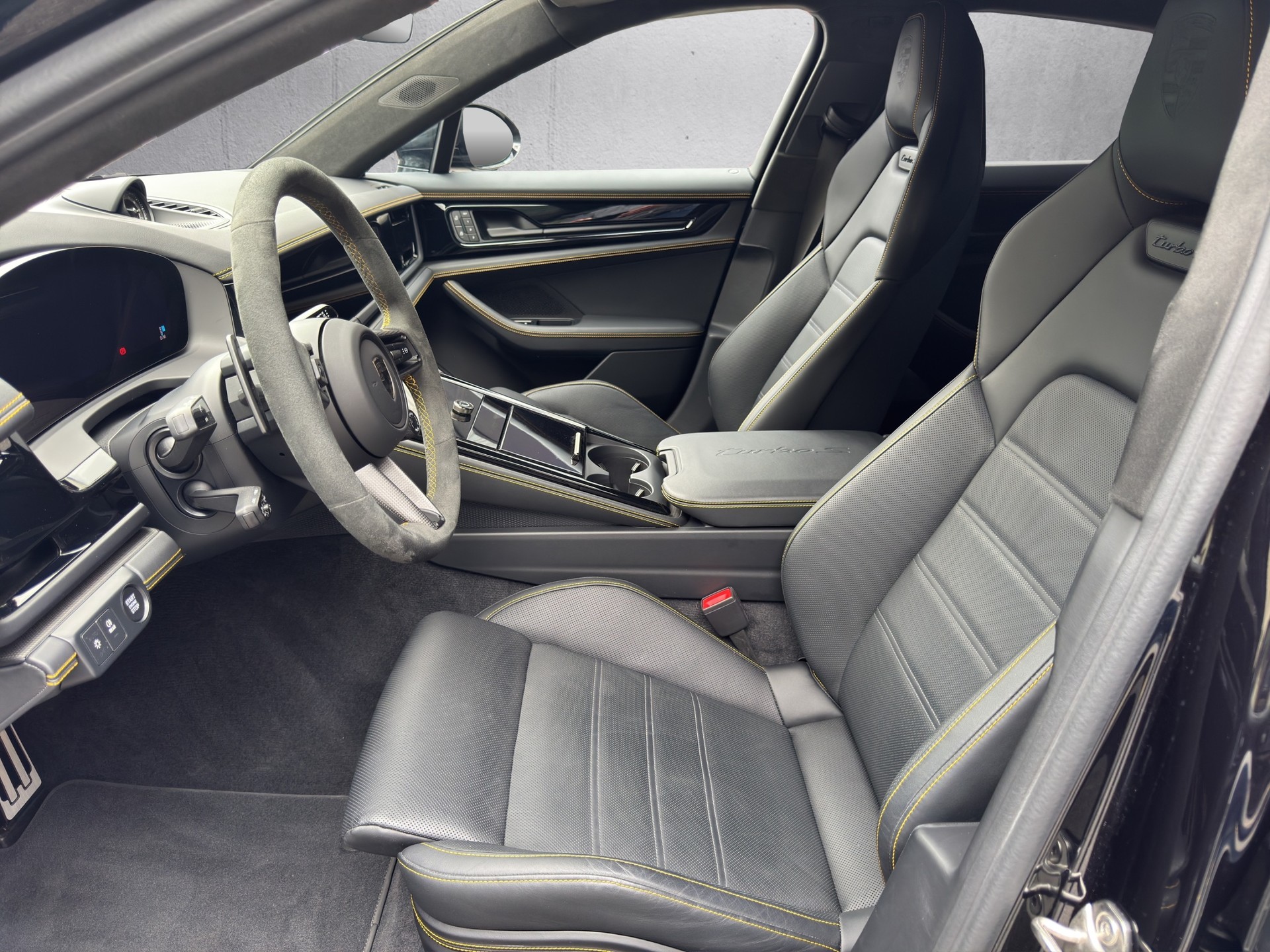PORSCHE Panamera Turbo S E-Hybrid-image-8
