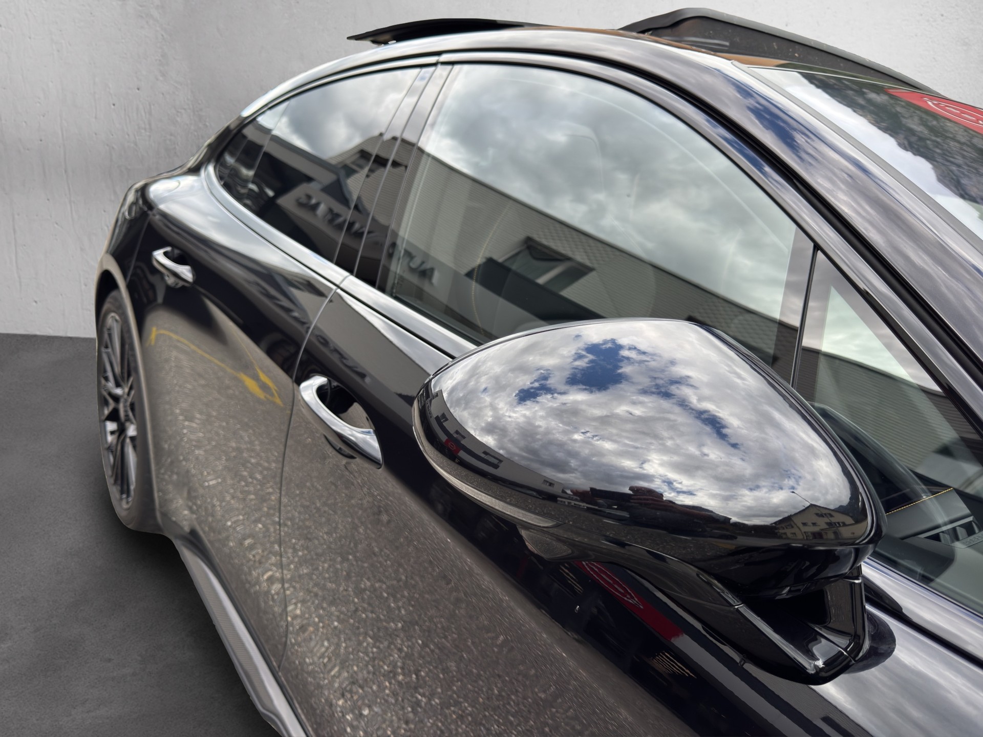 PORSCHE Panamera Turbo S E-Hybrid-image-17