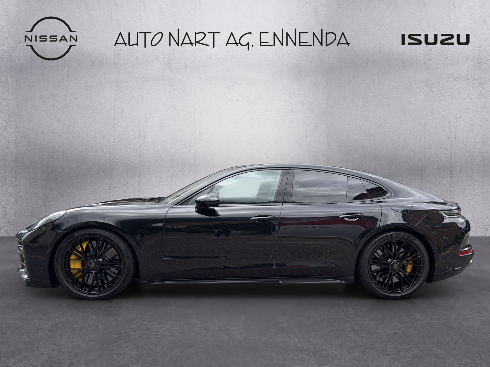 PORSCHE Panamera Turbo S E-Hybrid-showroom-element-1