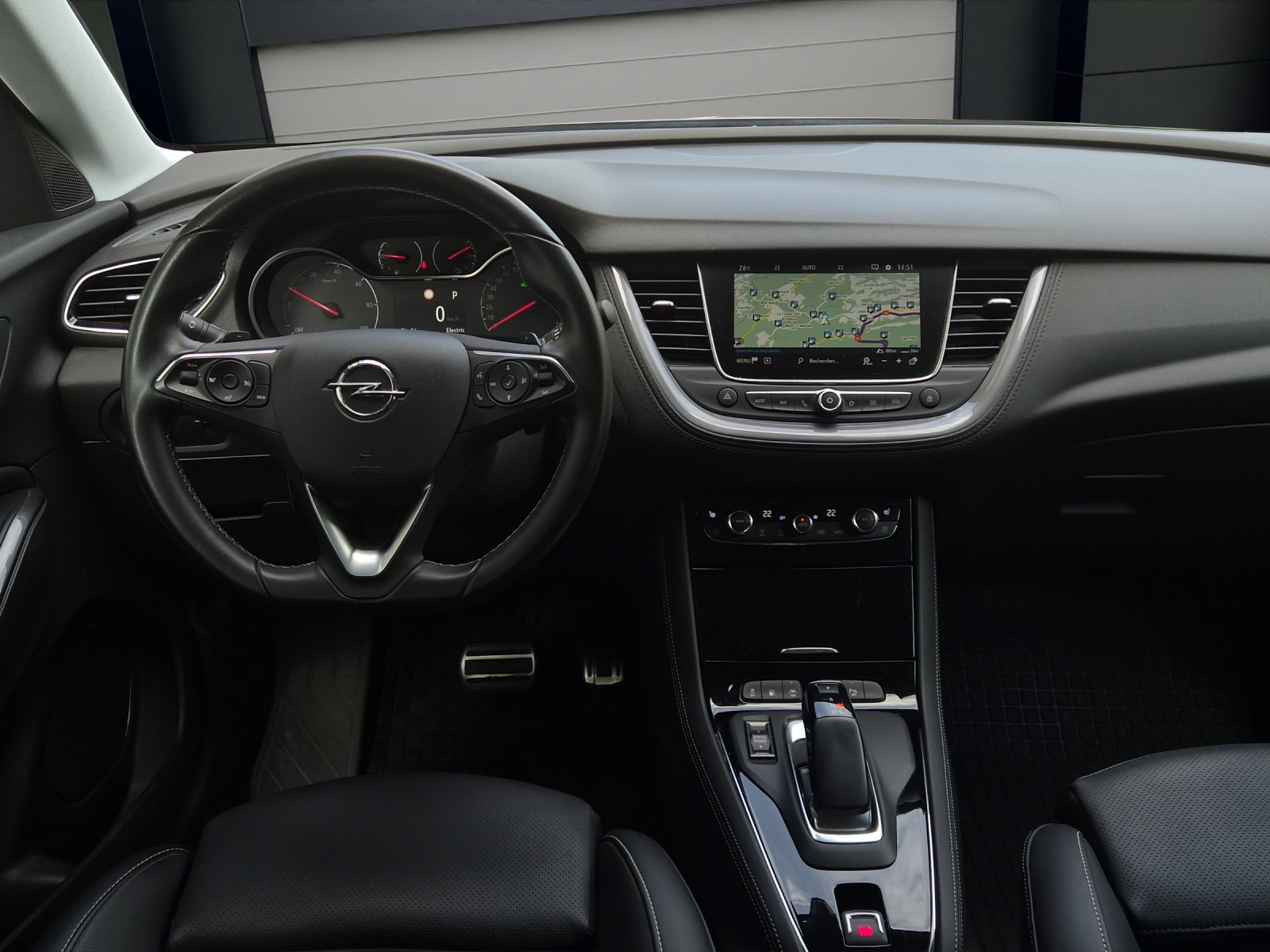 OPEL Grandland X 1.6 Hybrid4 Ultimate Automatik-image-5