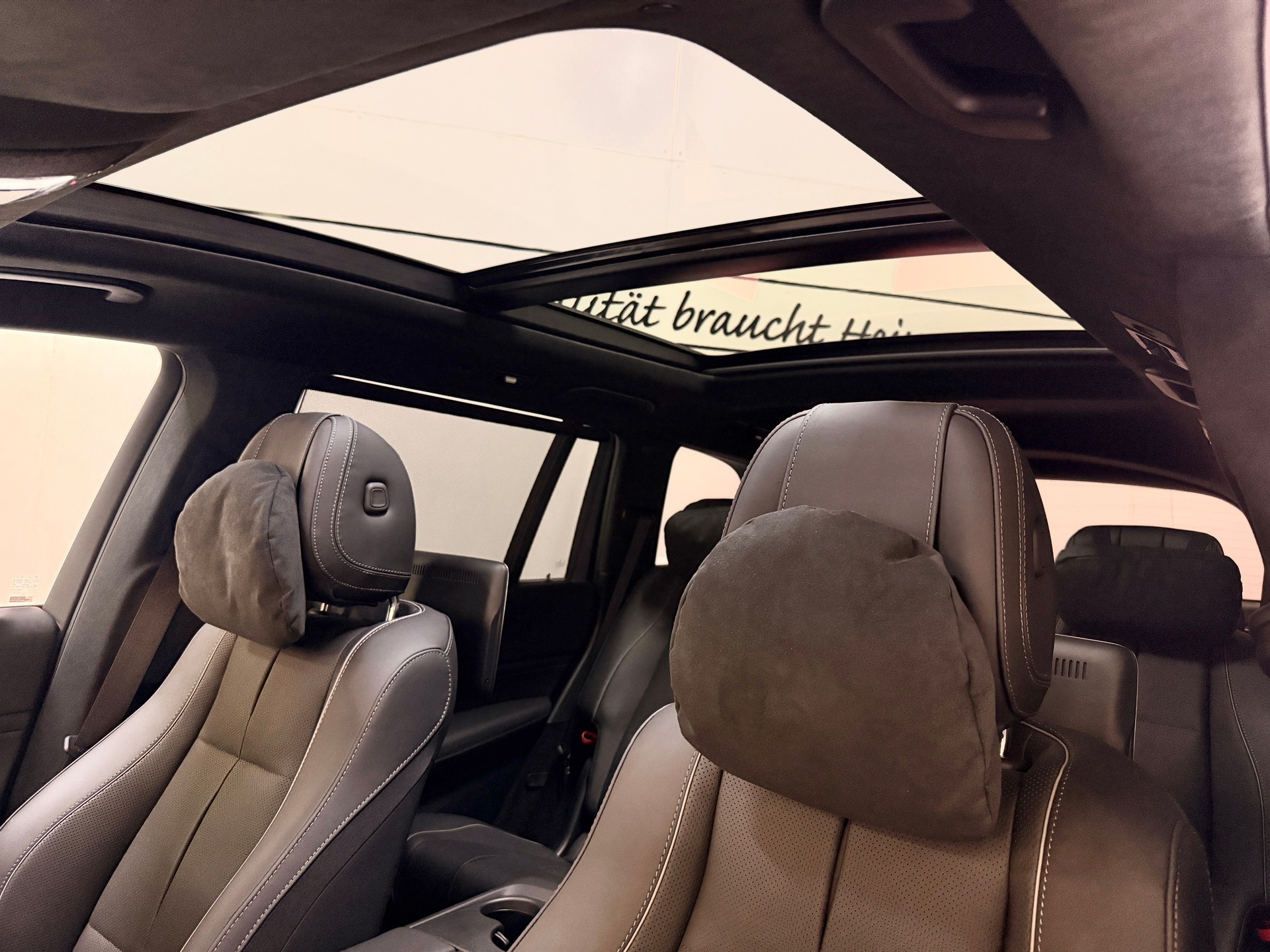 MERCEDES-BENZ GLS 450 d 4Matic 9G-Tronic-image-19