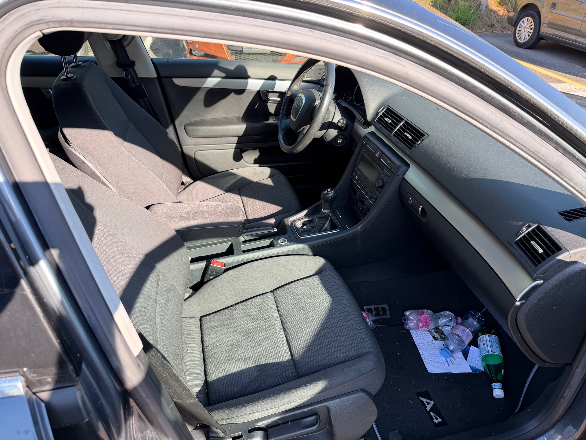 AUDI A4 Avant 1.8 Turbo-image-5