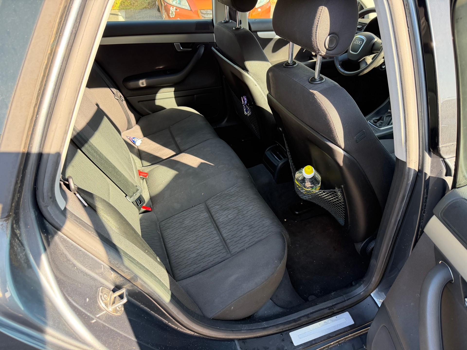 AUDI A4 Avant 1.8 Turbo-image-9
