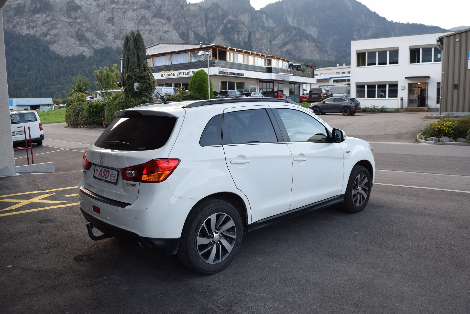 MITSUBISHI ASX 1.8 DID Celebration 300K 4WD-image-7