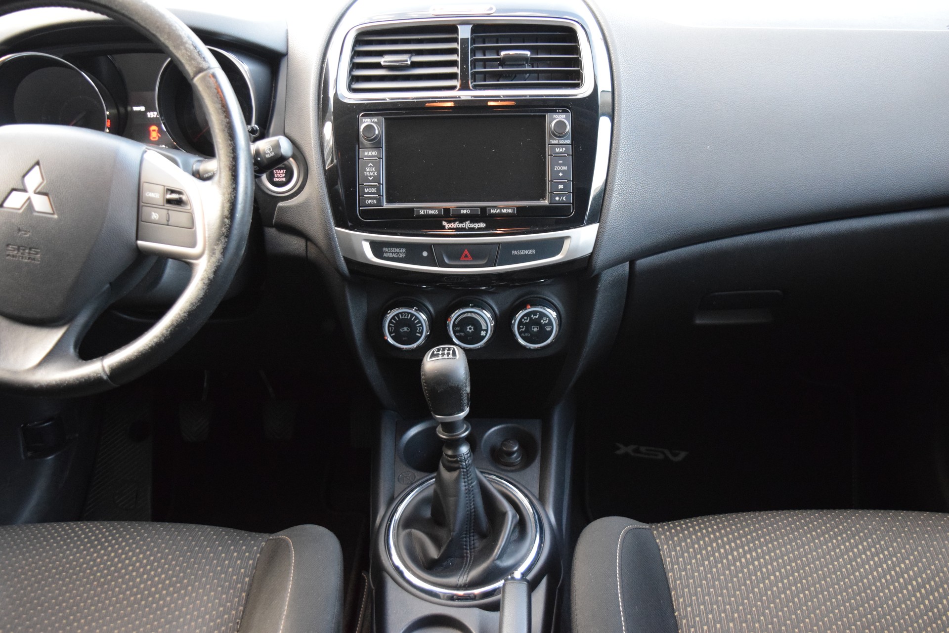 MITSUBISHI ASX 1.8 DID Celebration 300K 4WD-image-12