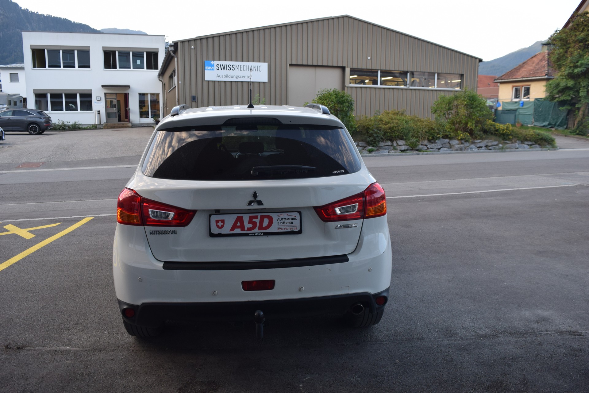 MITSUBISHI ASX 1.8 DID Celebration 300K 4WD-image-5