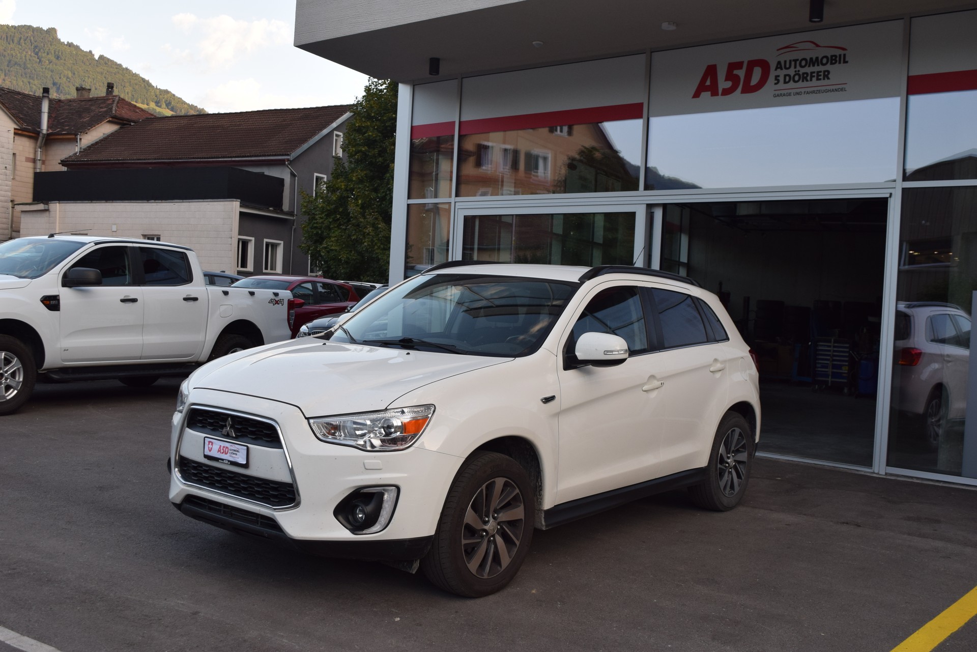MITSUBISHI ASX 1.8 DID Celebration 300K 4WD-showroom-element-1