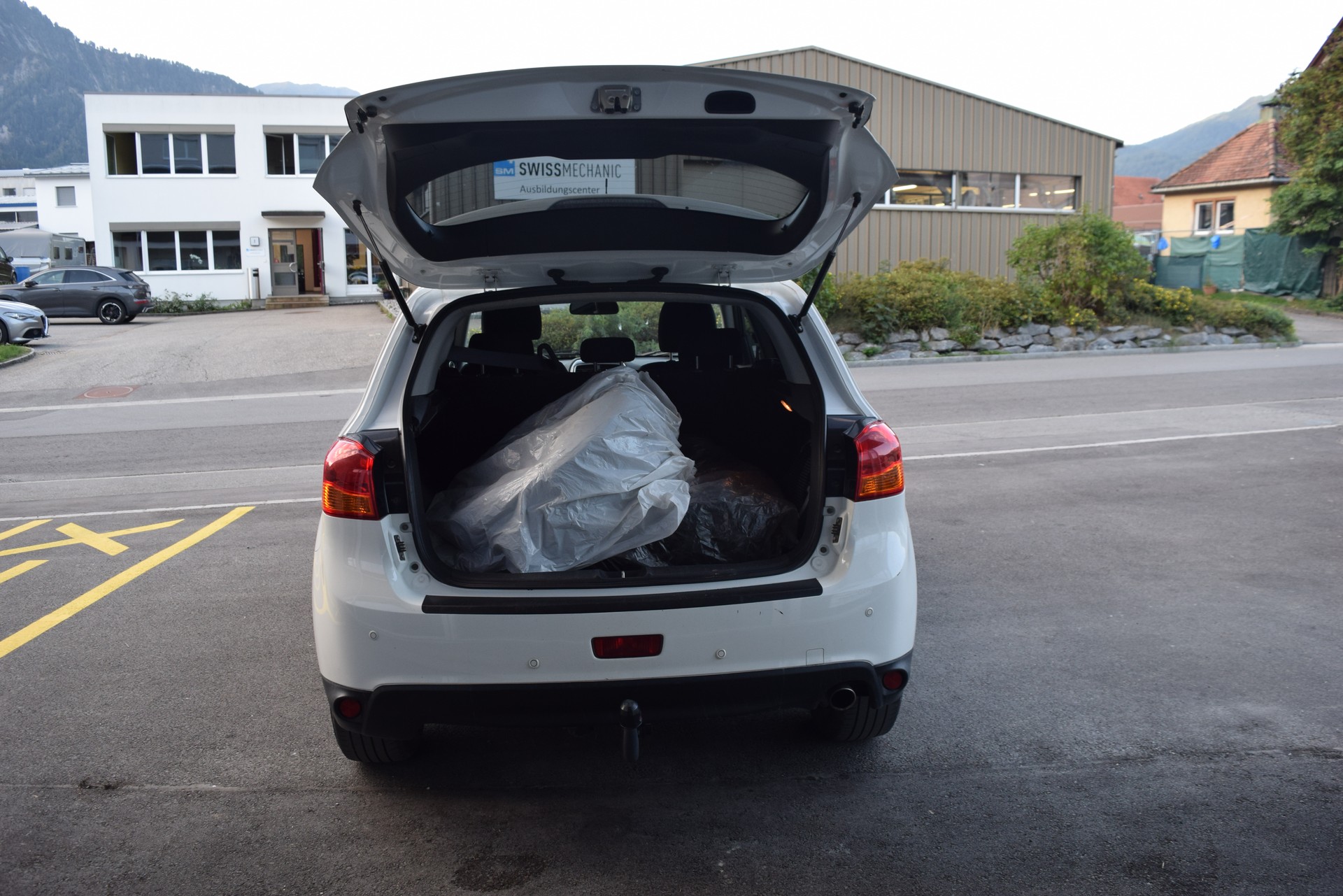 MITSUBISHI ASX 1.8 DID Celebration 300K 4WD-image-6