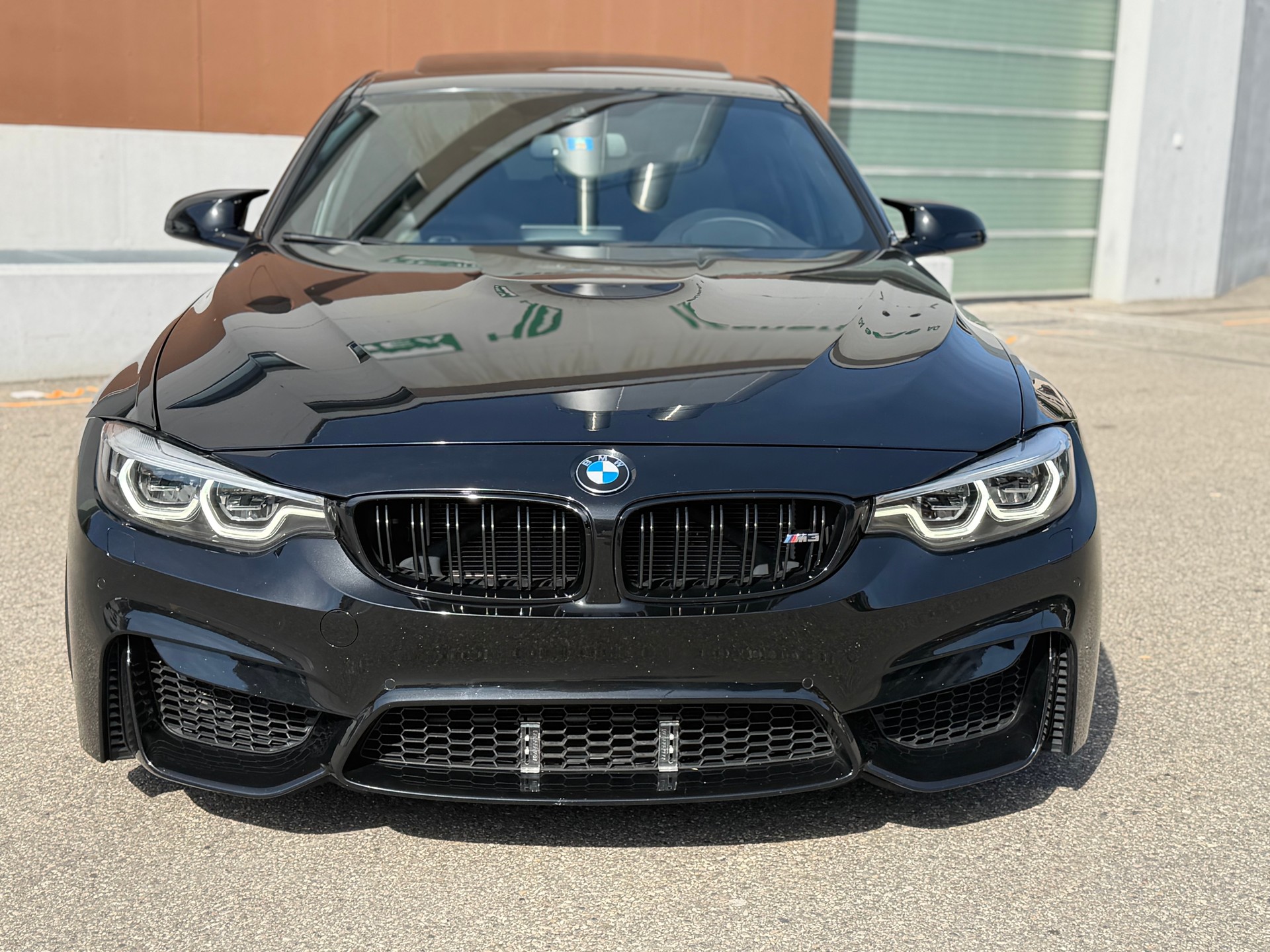 BMW M3 Drivelogic-showroom-element-1