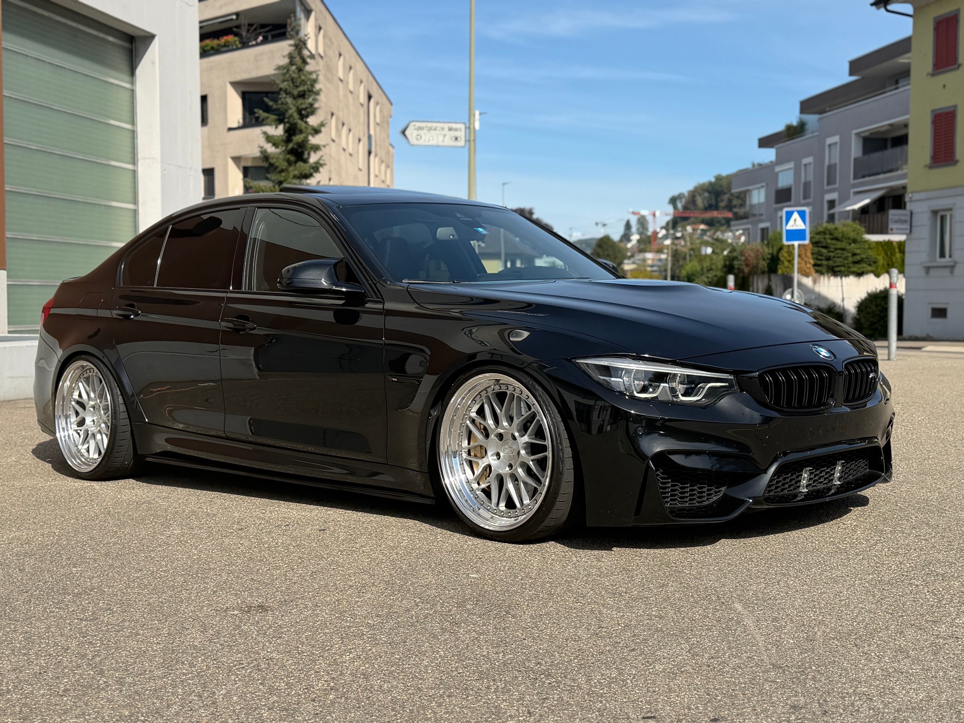 BMW M3 Drivelogic-showroom-element-2