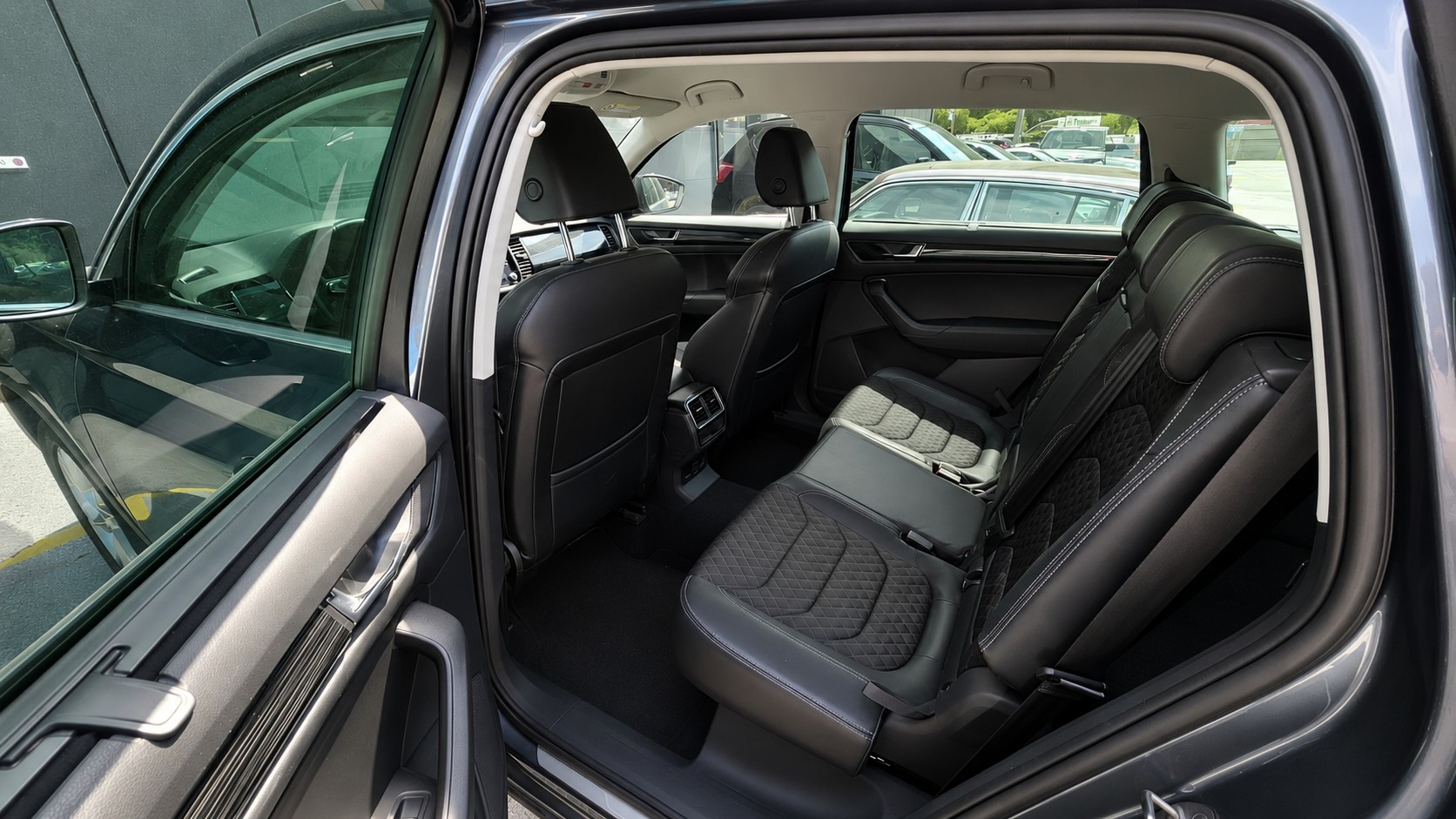 SKODA 2.0 TSI Style DSG-image-3