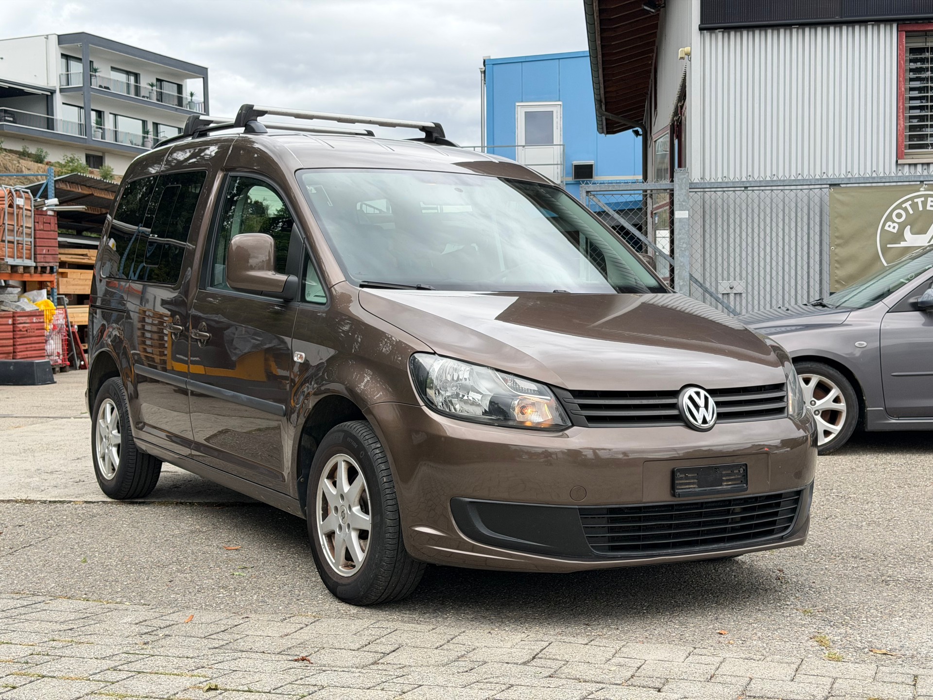 VW Caddy 1.2 TSI Family-image-0