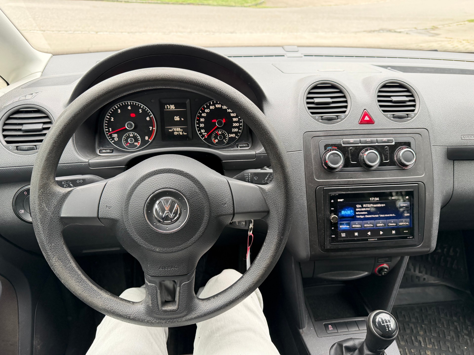VW Caddy 1.2 TSI Family-image-13