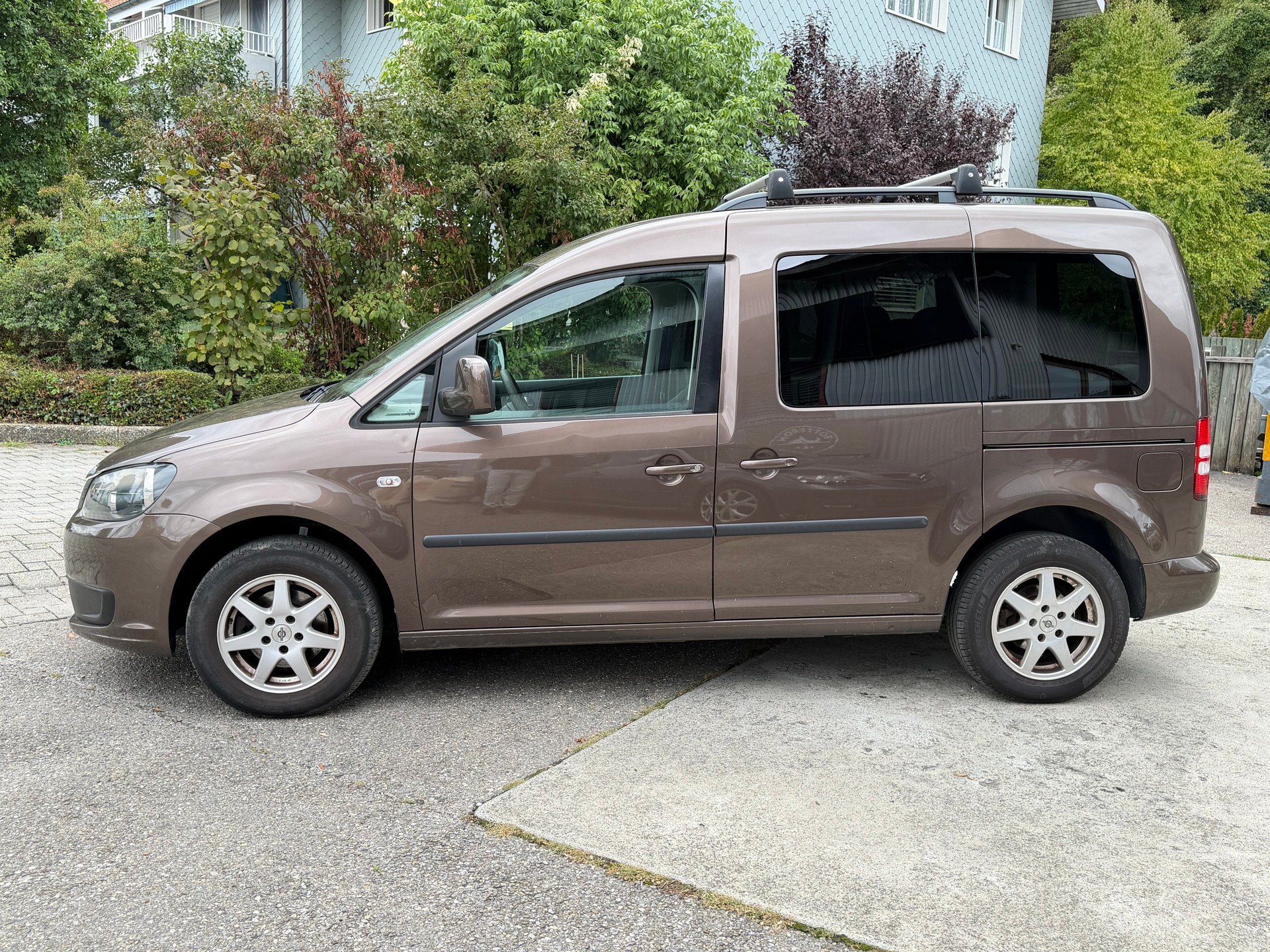VW Caddy 1.2 TSI Family-image-5