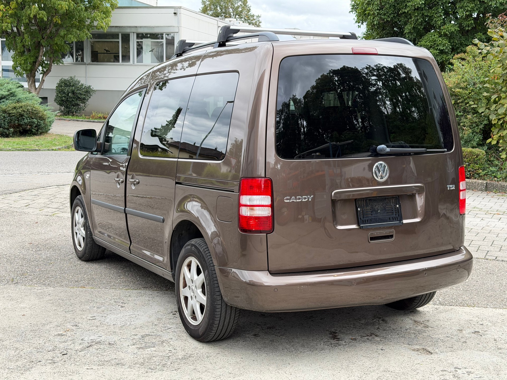 VW Caddy 1.2 TSI Family-image-4