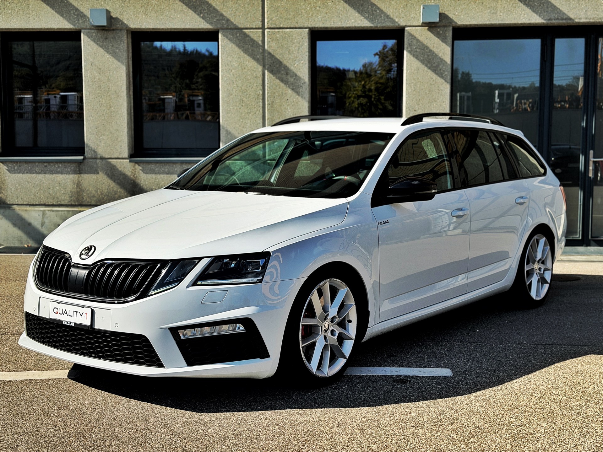 SKODA Octavia Combi 2.0 TDI RS 4x4 DSG-image-0