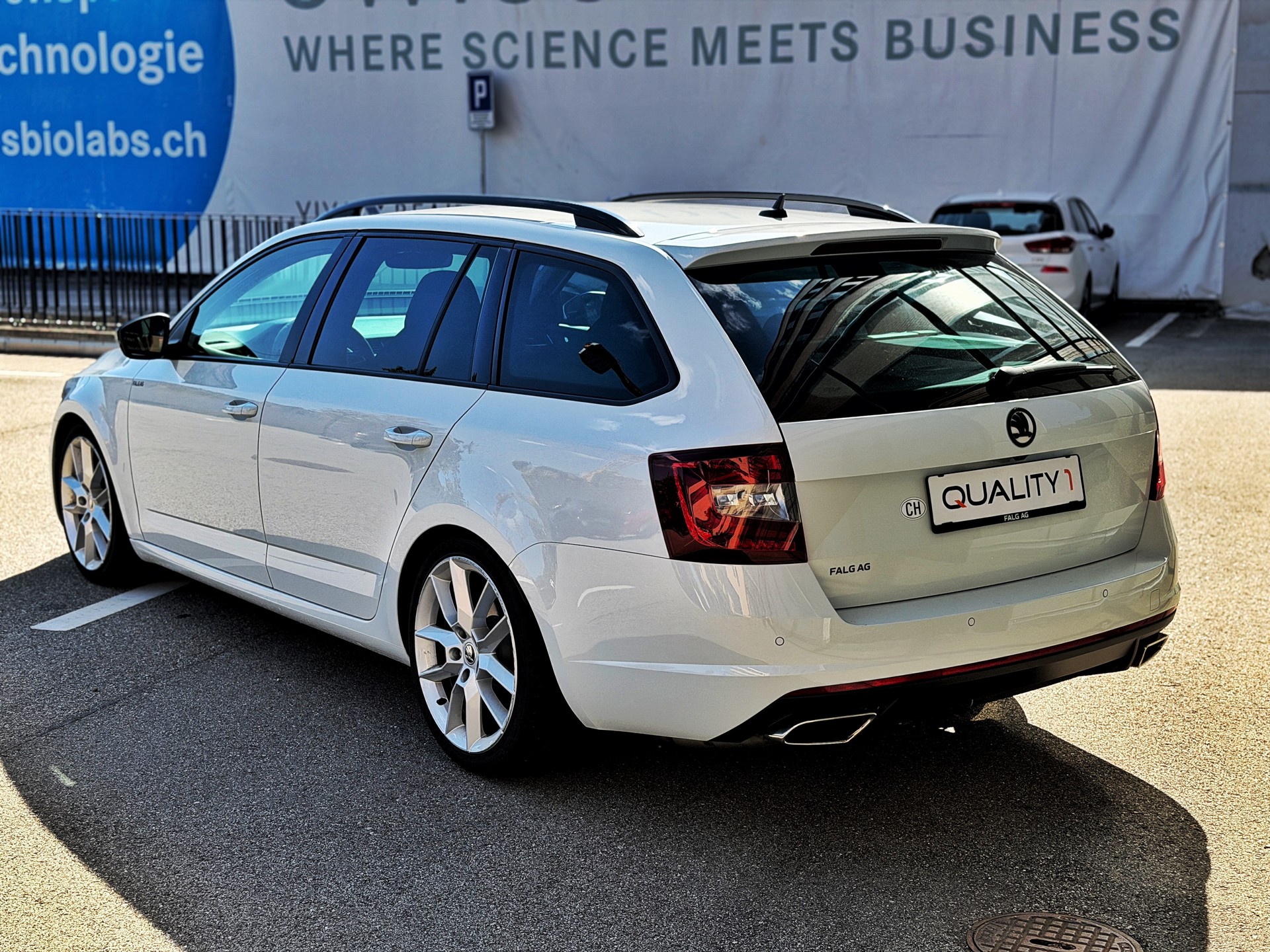 SKODA Octavia Combi 2.0 TDI RS 4x4 DSG-image-2