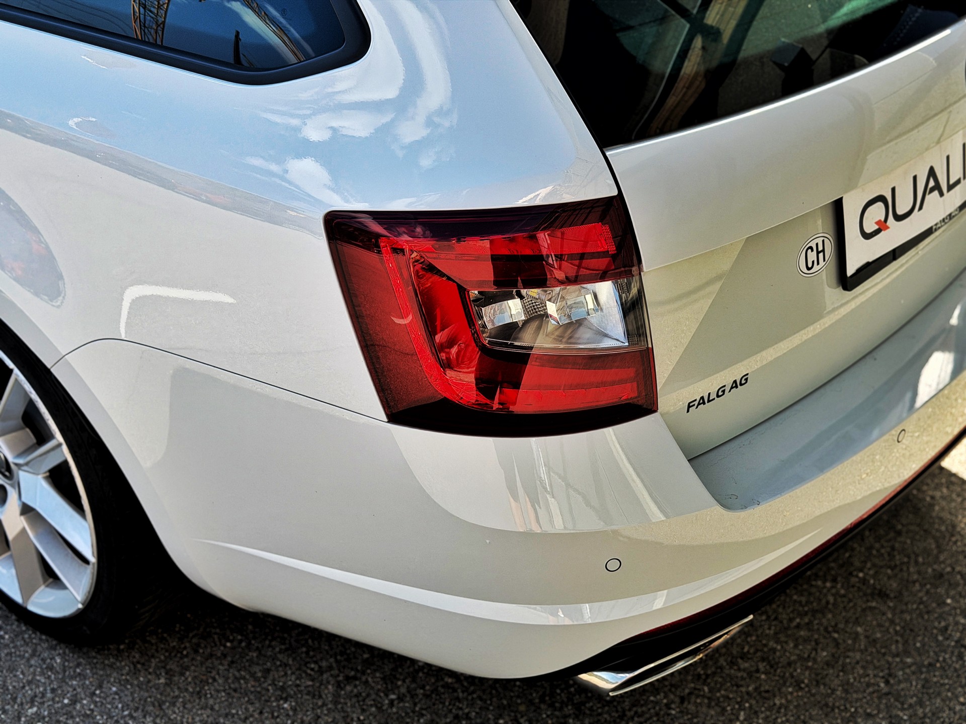SKODA Octavia Combi 2.0 TDI RS 4x4 DSG-image-10