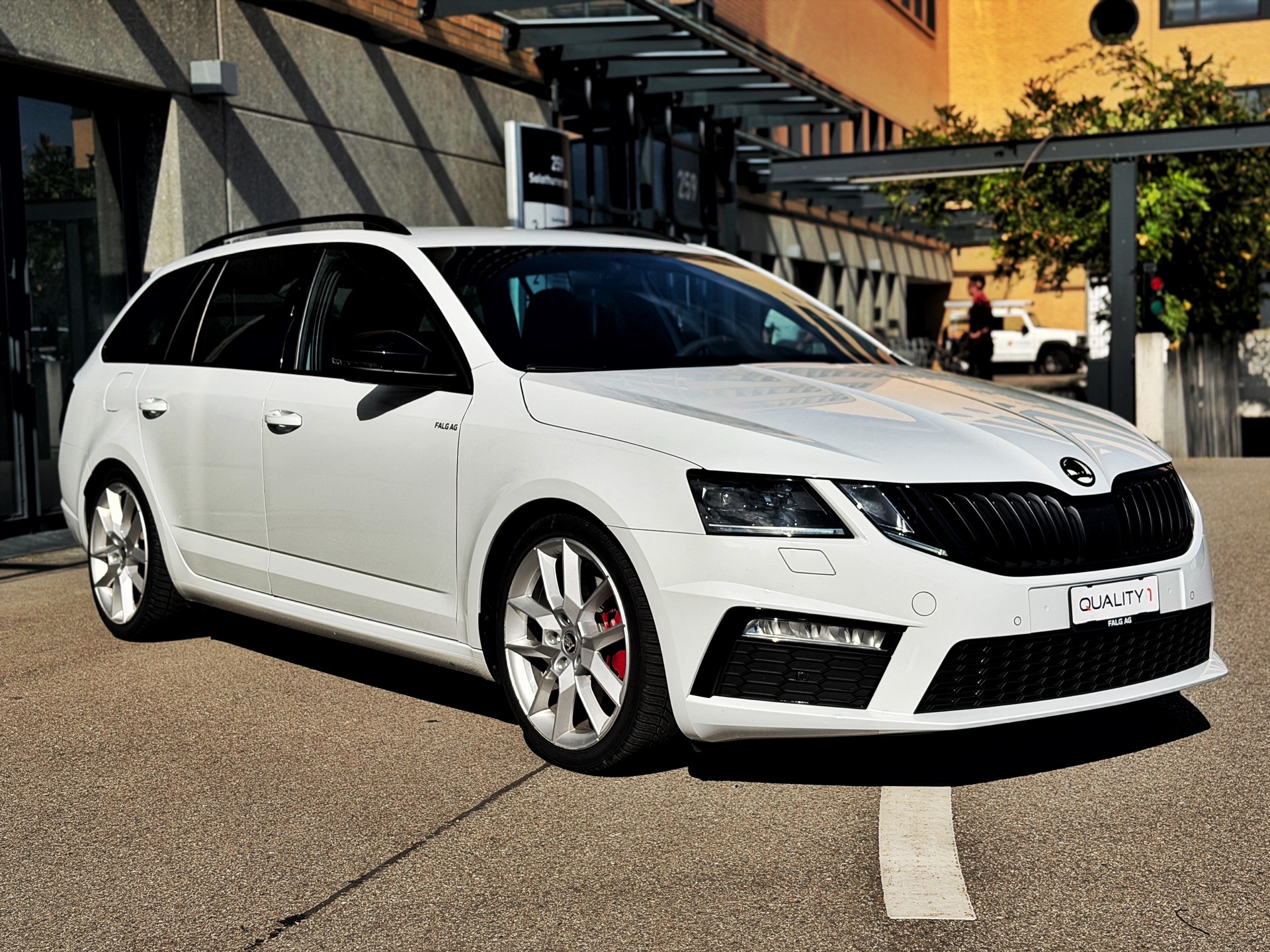 SKODA Octavia Combi 2.0 TDI RS 4x4 DSG-image-5