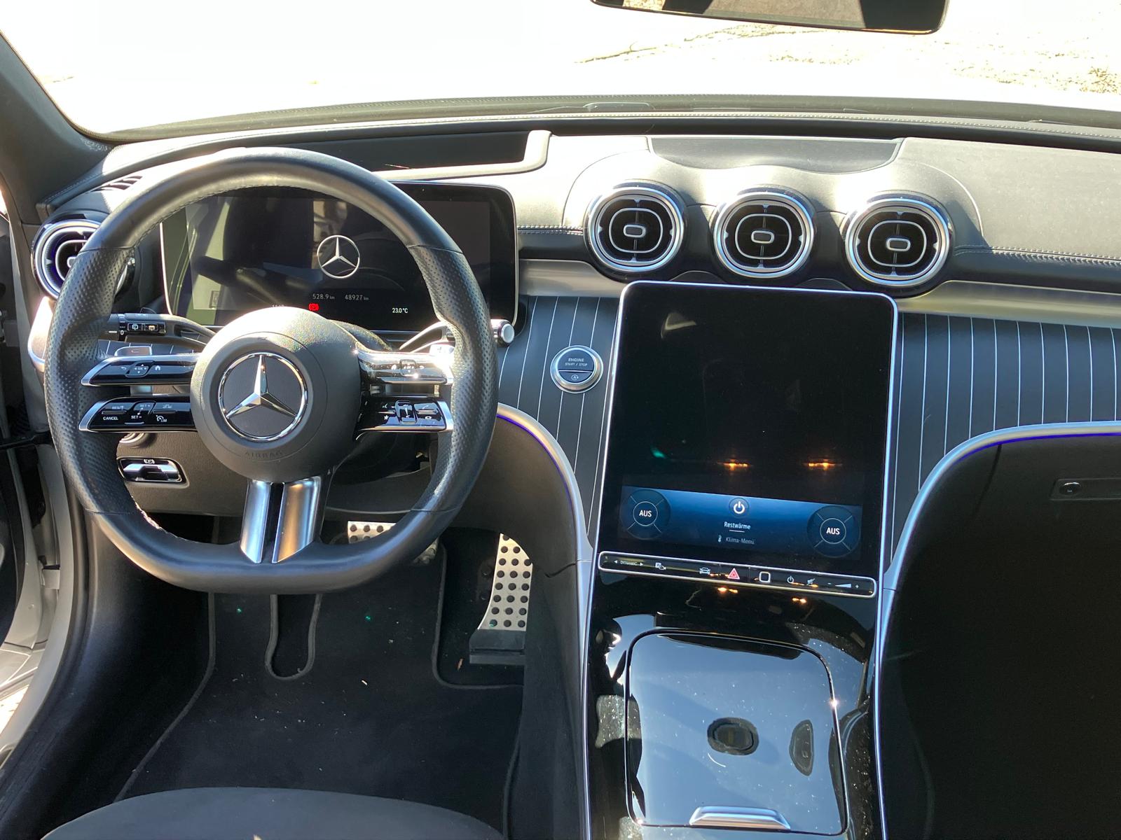 MERCEDES-BENZ C 220 d AMG Line 4matic-image-3