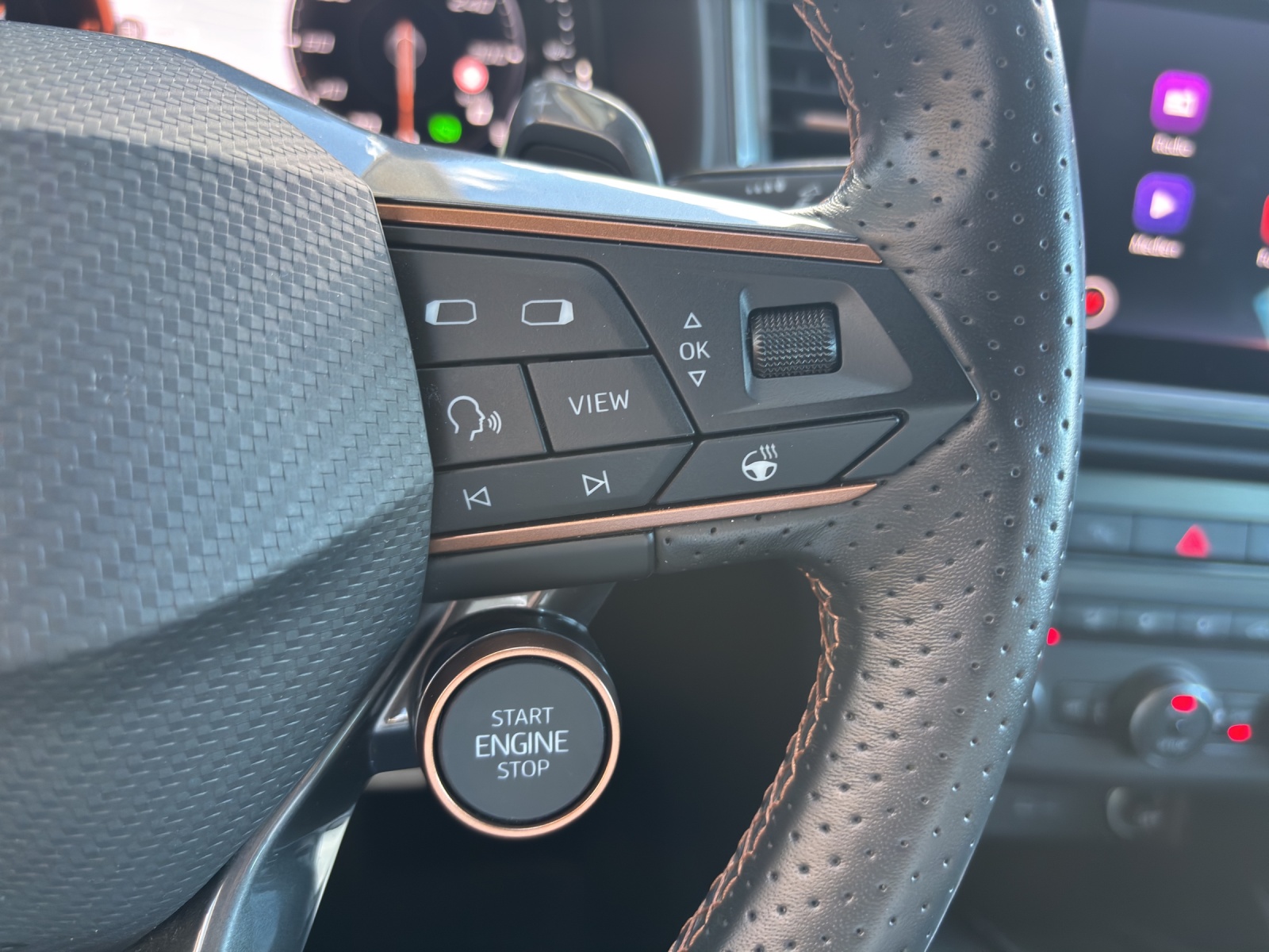 CUPRA Ateca 2.0TSI VZ 4Drive DSG mit fortl. Werksgarantie 5 Jahre, Leder & Supersportlenkrad-image-14