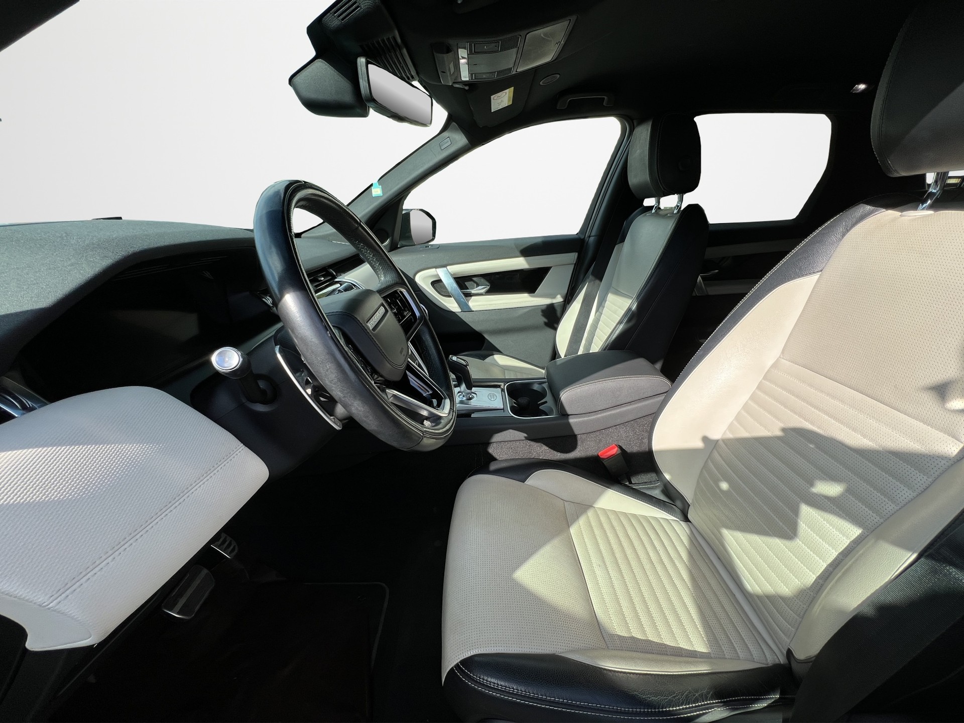 LAND ROVER Discovery Sport 1.5 T 300e R-Dynamic-image-8