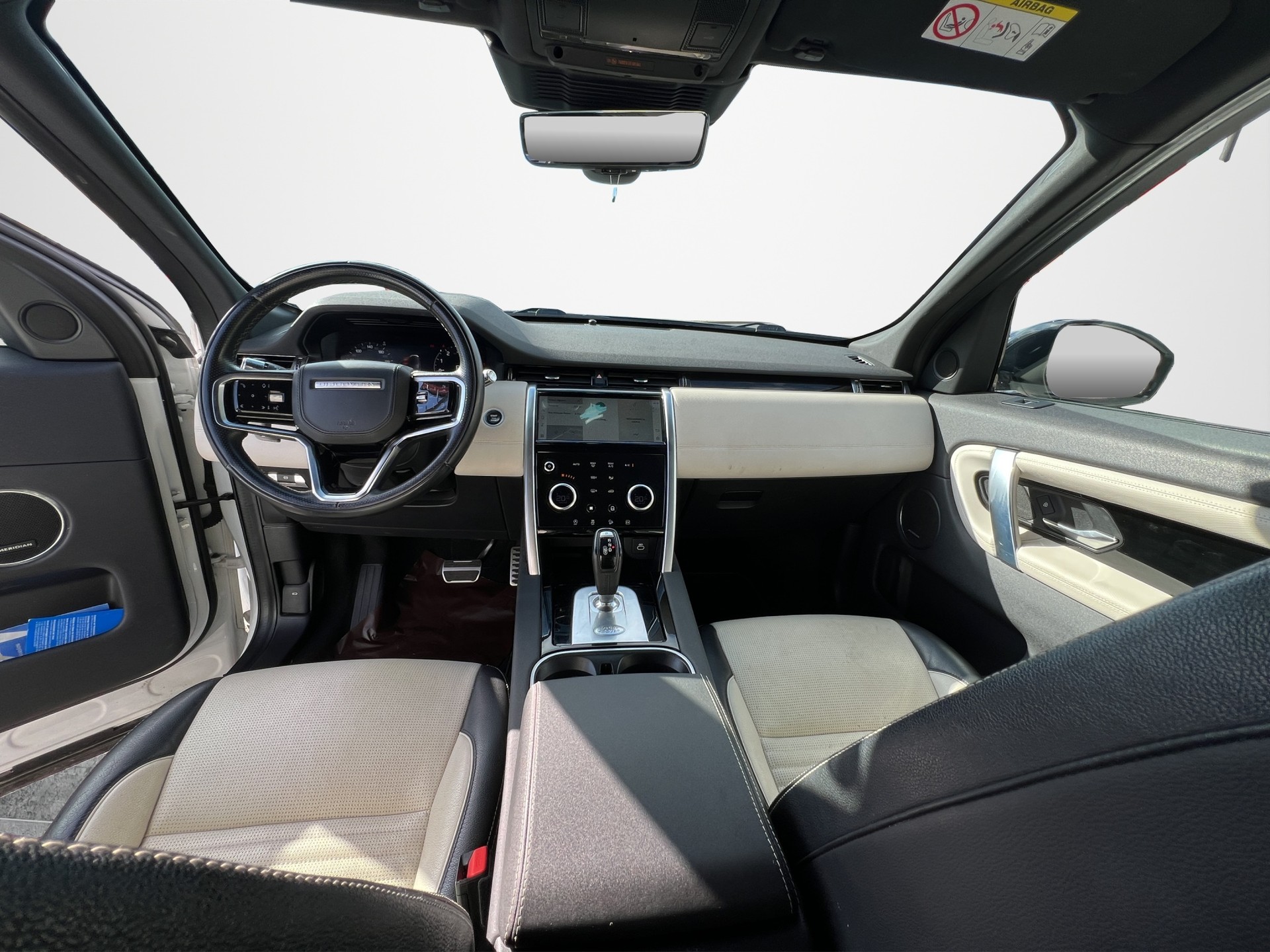 LAND ROVER Discovery Sport 1.5 T 300e R-Dynamic-image-12