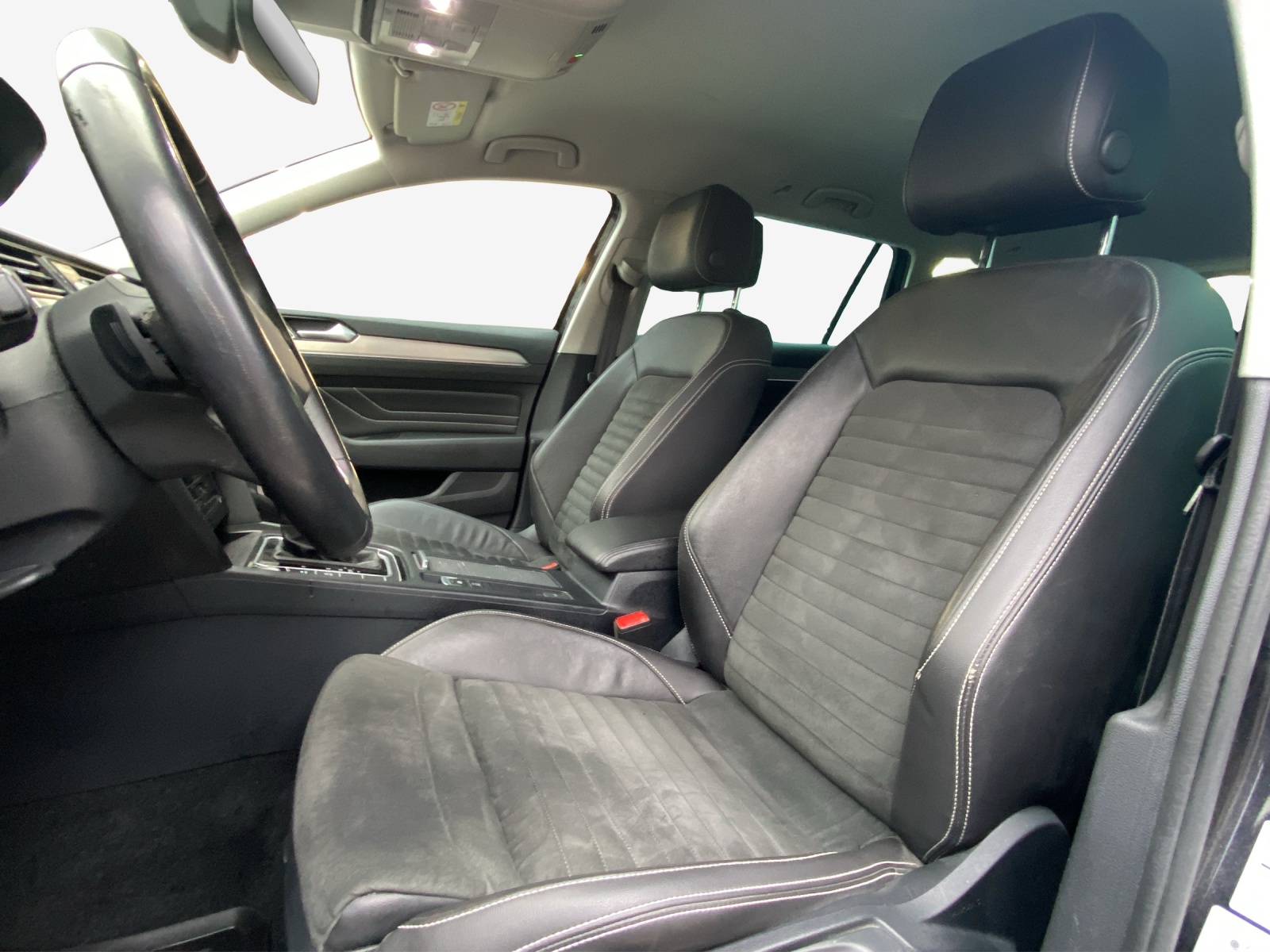 VW Passat 2.0 TDI BMT Elegance 4Motion DSG-image-7