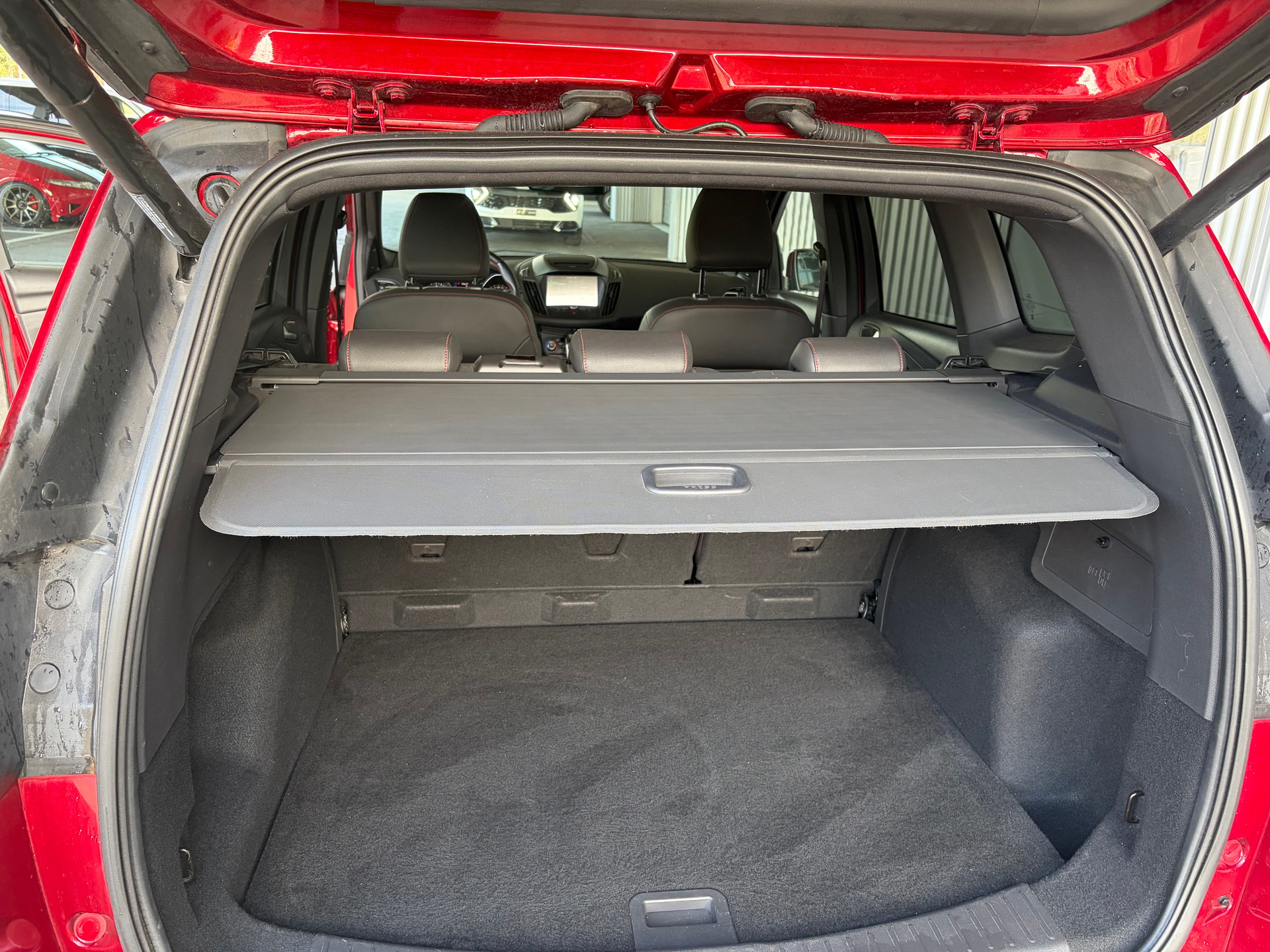 FORD Kuga 2.0 TDCi ST Line High 4WD PowerShift mit AHK-image-10