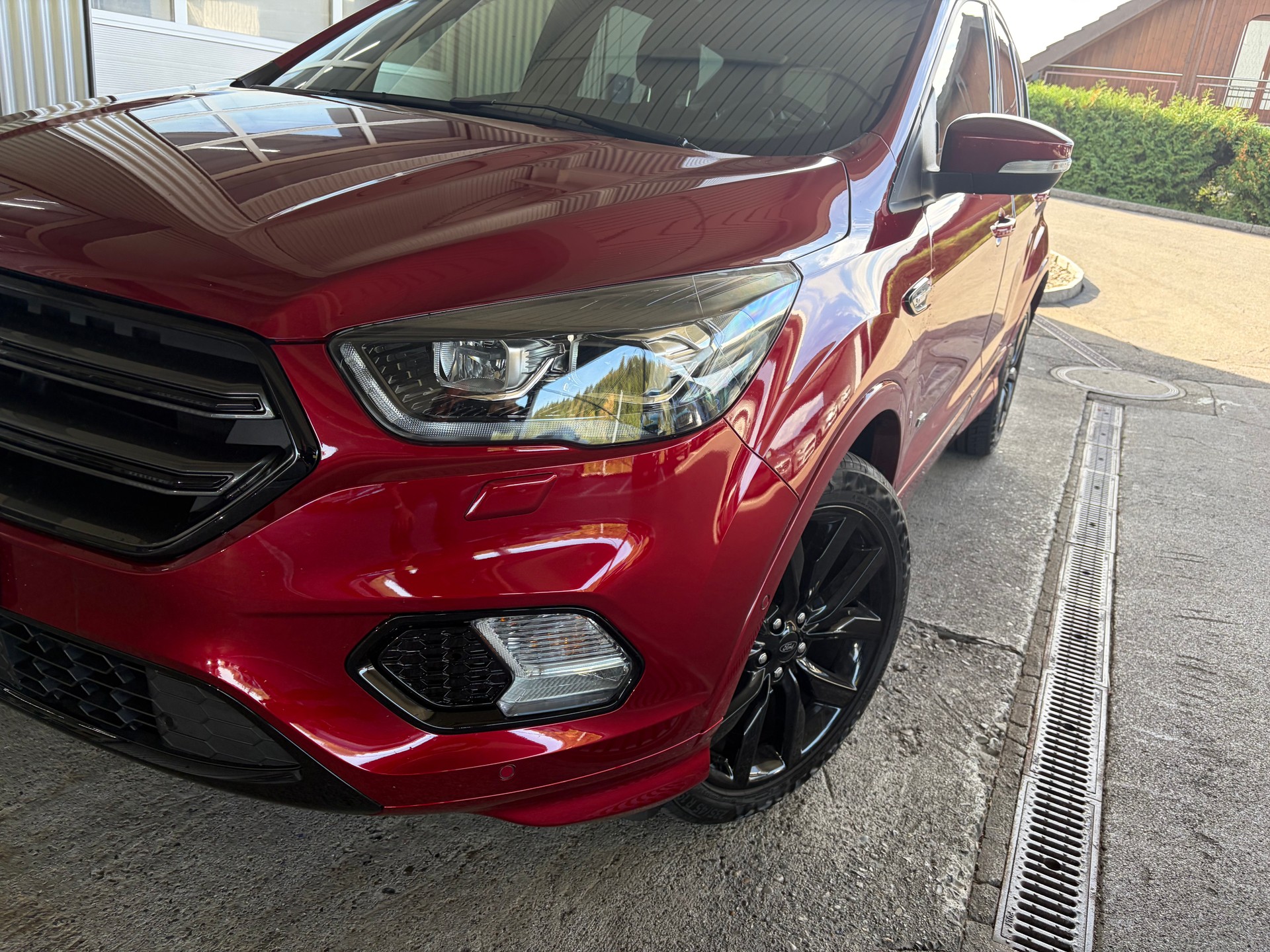 FORD Kuga 2.0 TDCi ST Line High 4WD PowerShift mit AHK-image-4