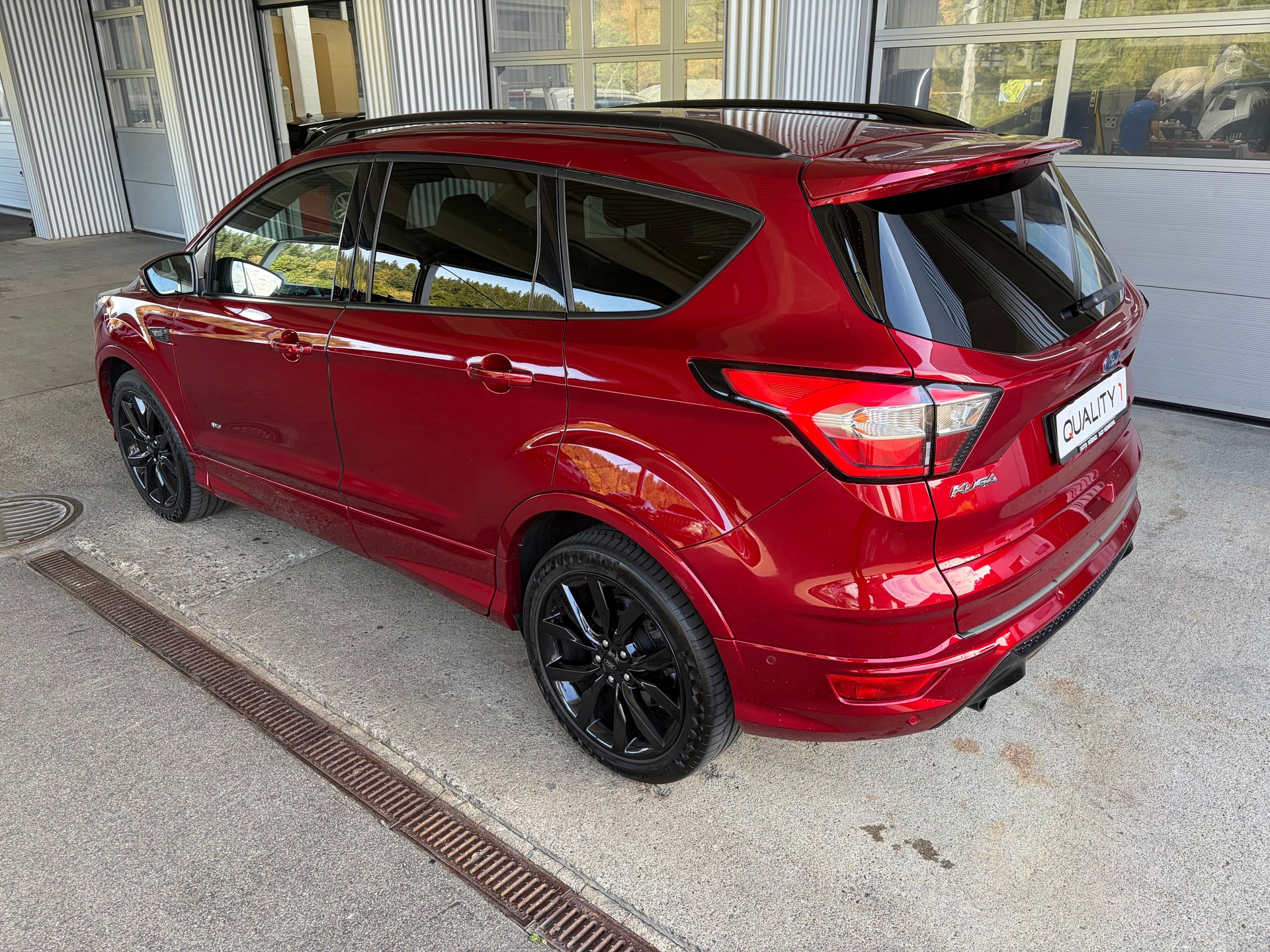 FORD Kuga 2.0 TDCi ST Line High 4WD PowerShift mit AHK-image-2