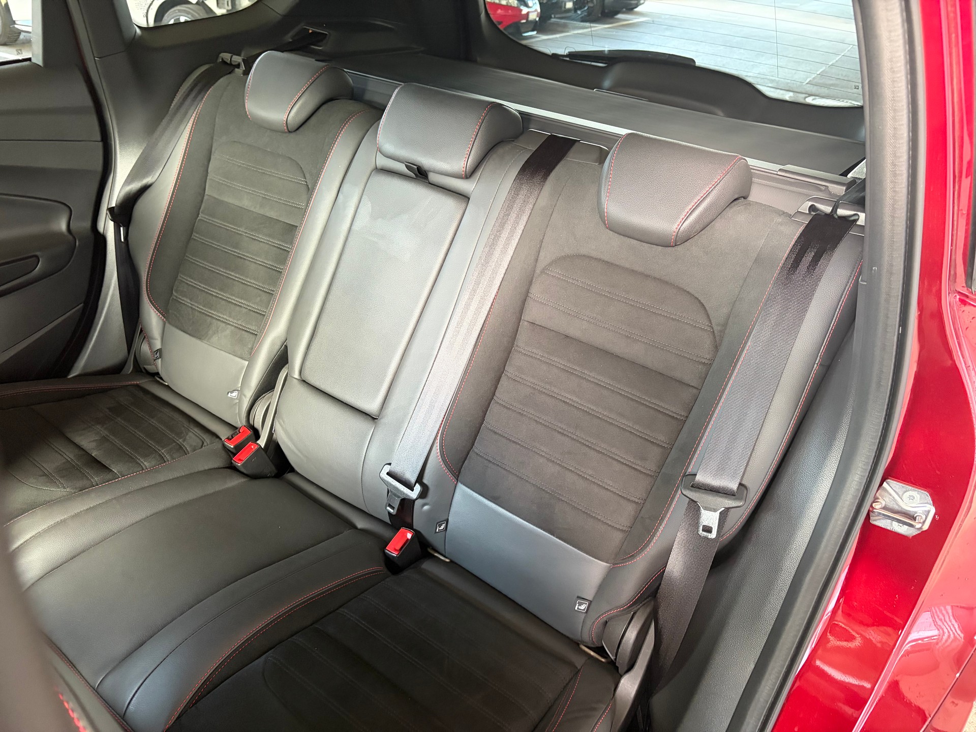 FORD Kuga 2.0 TDCi ST Line High 4WD PowerShift mit AHK-image-8