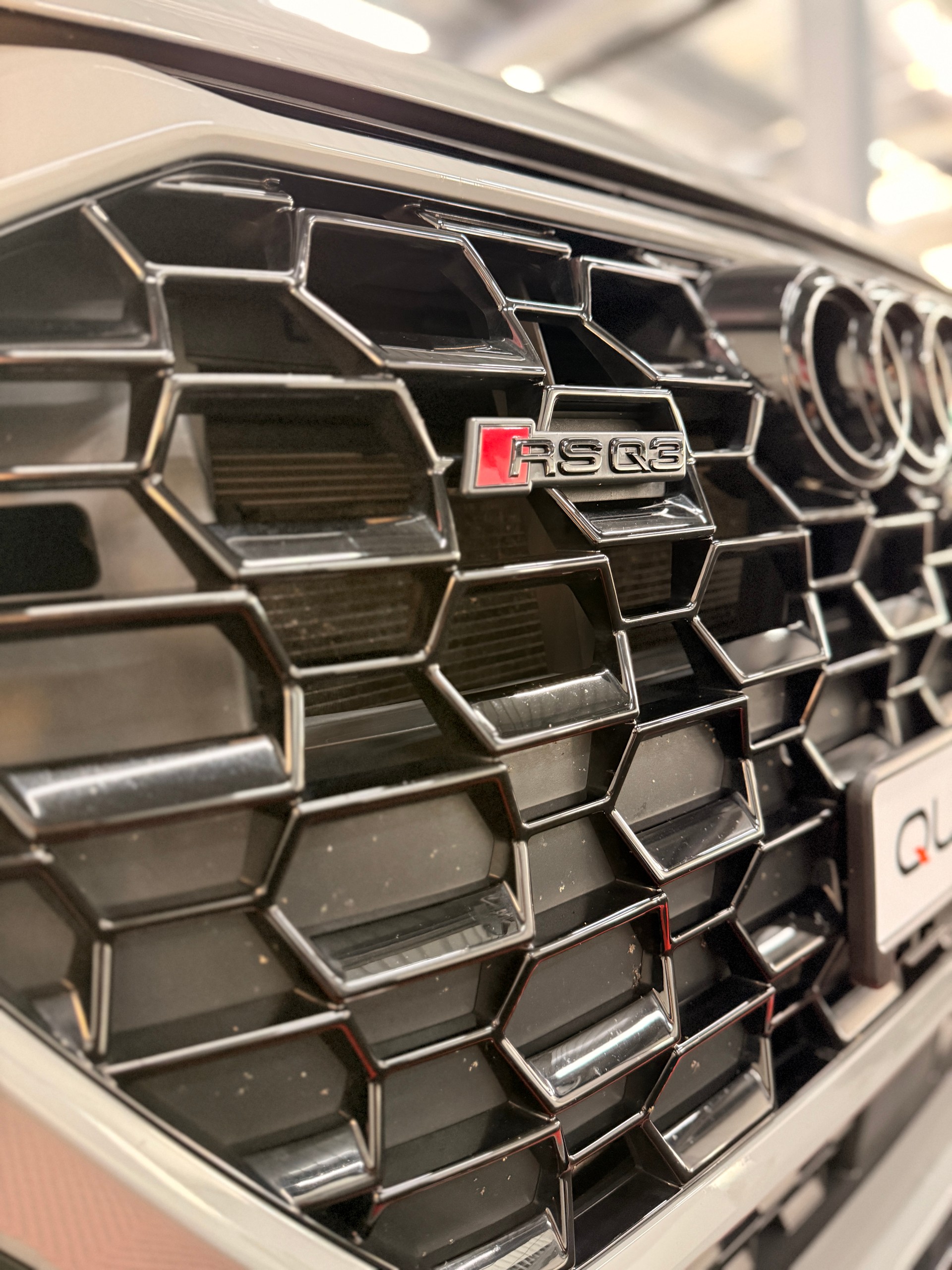 AUDI RS Q3 Sportback quattro S tronic-image-19