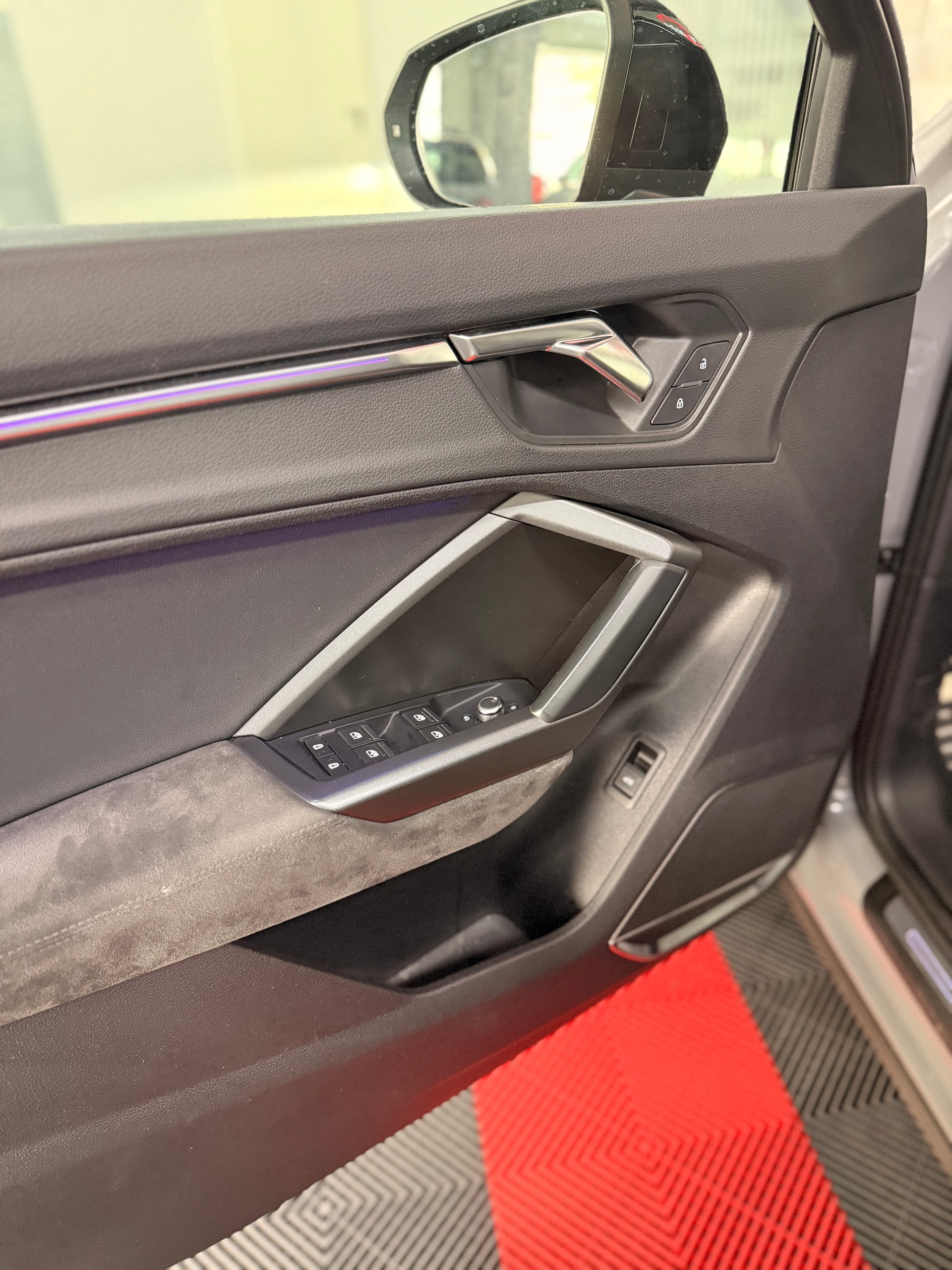 AUDI RS Q3 Sportback quattro S tronic-image-13